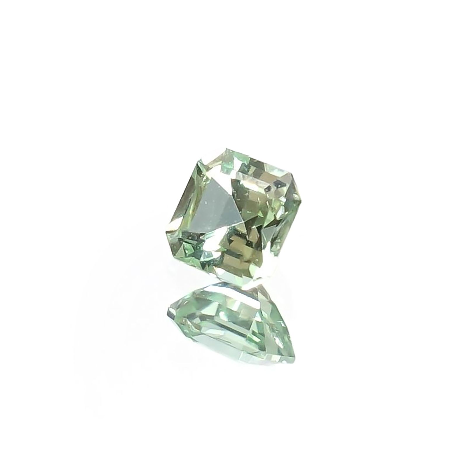 バナジウムコーネルピン(宝石名コーネルピン)タンザニア・タンガ州産 識別済 0.26ct / 3.5x3.5mm前後 [220115624]