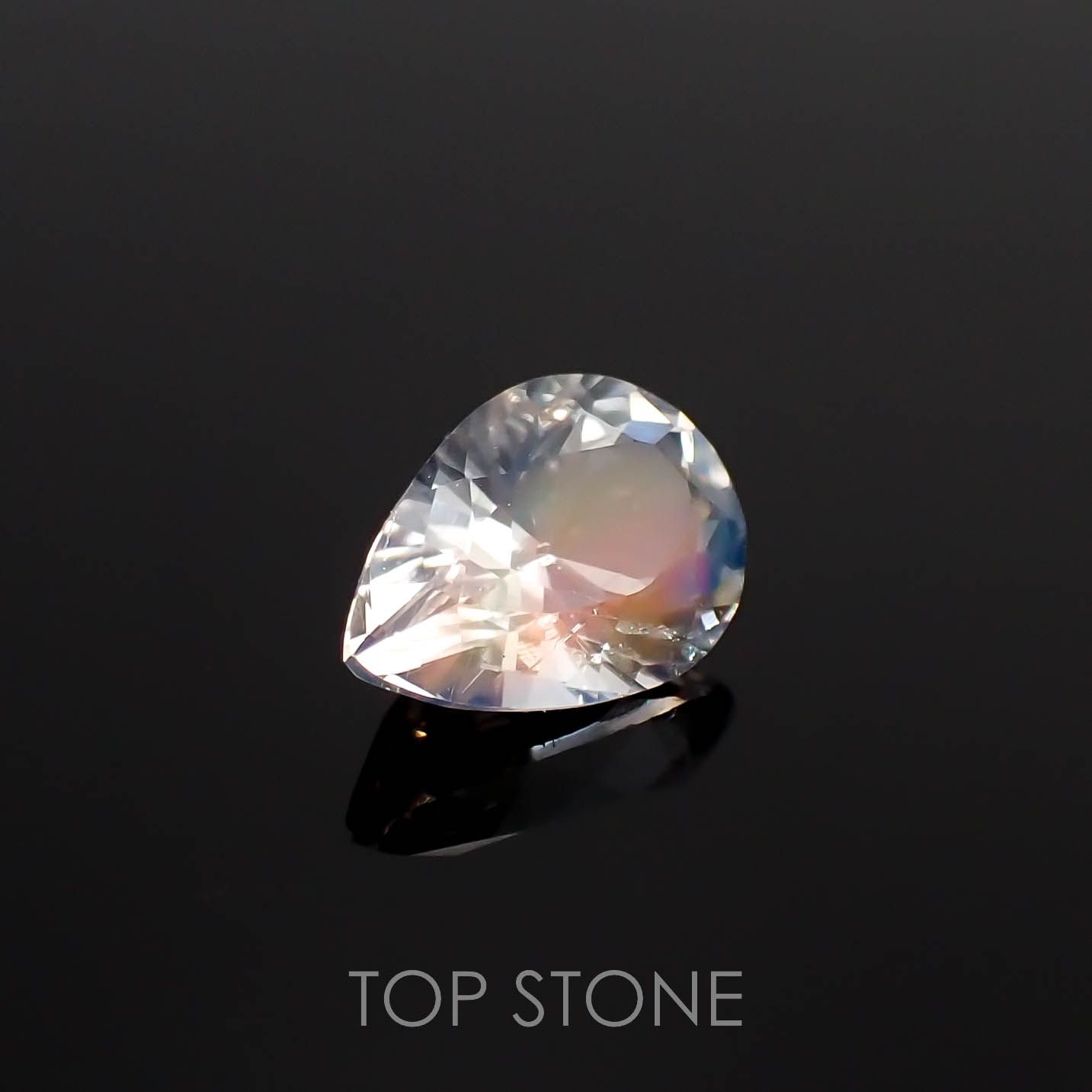 レインボームーンストーン(宝石名ラブラドライト)マダガスカル産 0.65ct 識別済[230119737]7.2x4.9mm前後
