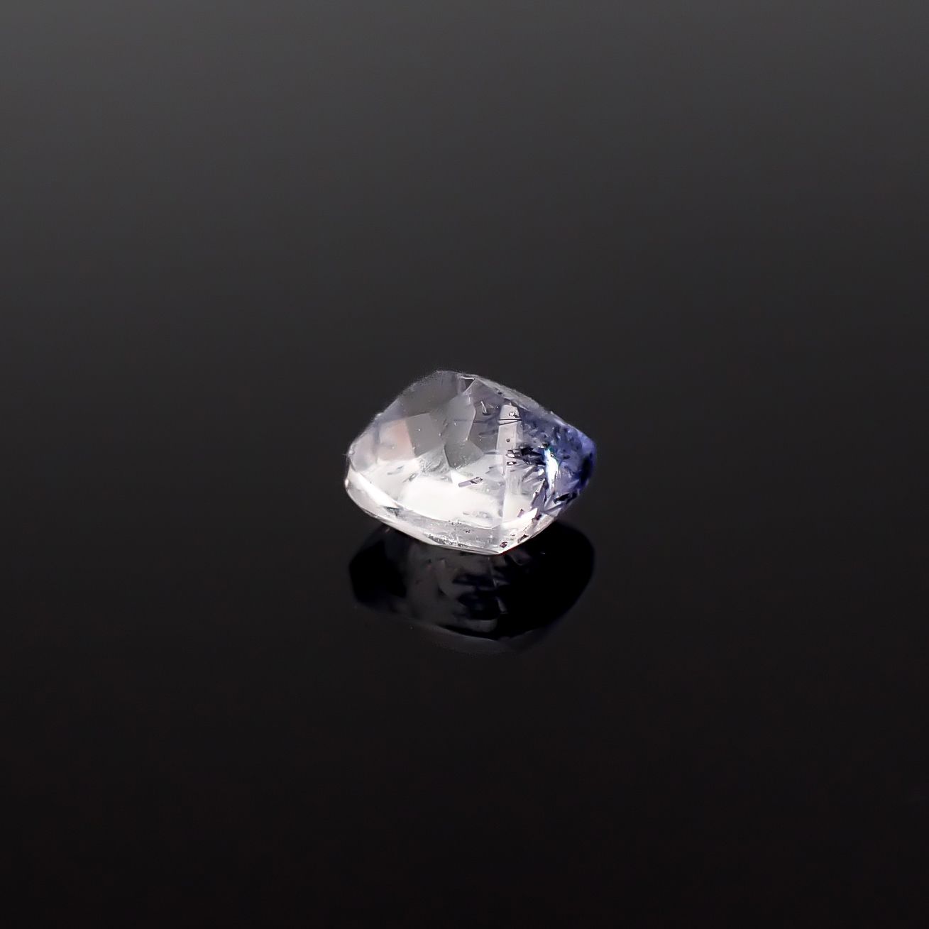 デュモルチェライトインクォーツ ブラジル産 0.45ct / 4.6x4.4mm前後 [260331857]