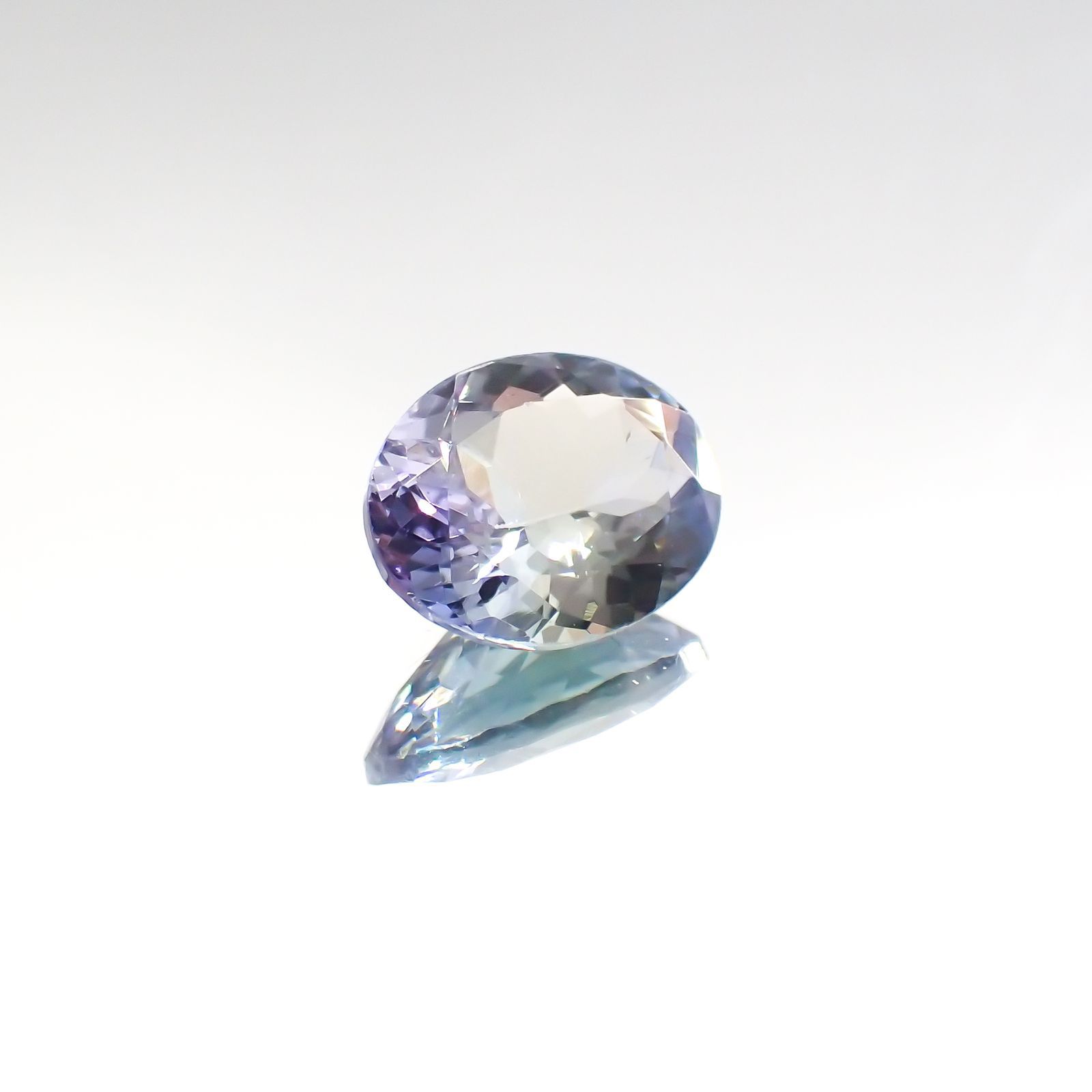 タンザナイト(宝石名タンザナイト)タンザニア産 1.42ct 識別済[220113854]8.4x6.5mm前後