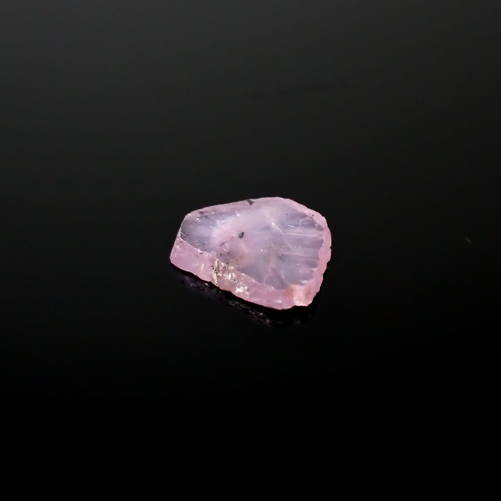 トラピッチェピンクサファイア 原石スライス パキスタン・カシミール地方産 0.63ct[240627853]8.2x5.8mm前後