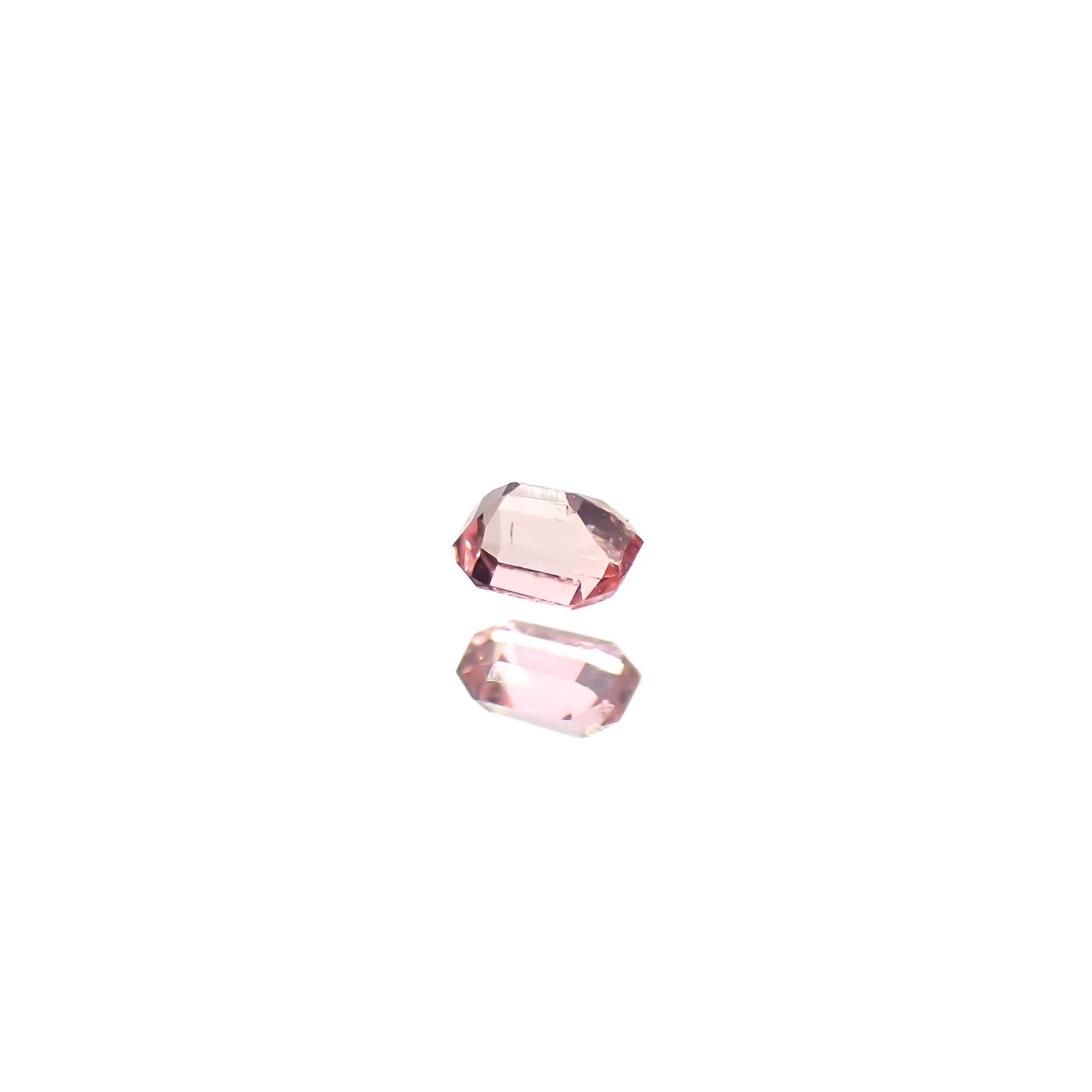 ヴェイリネナイト(宝石名ベイリネナイト)パキスタン産 0.028ct 識別済[240628340]2x1.5mm前後