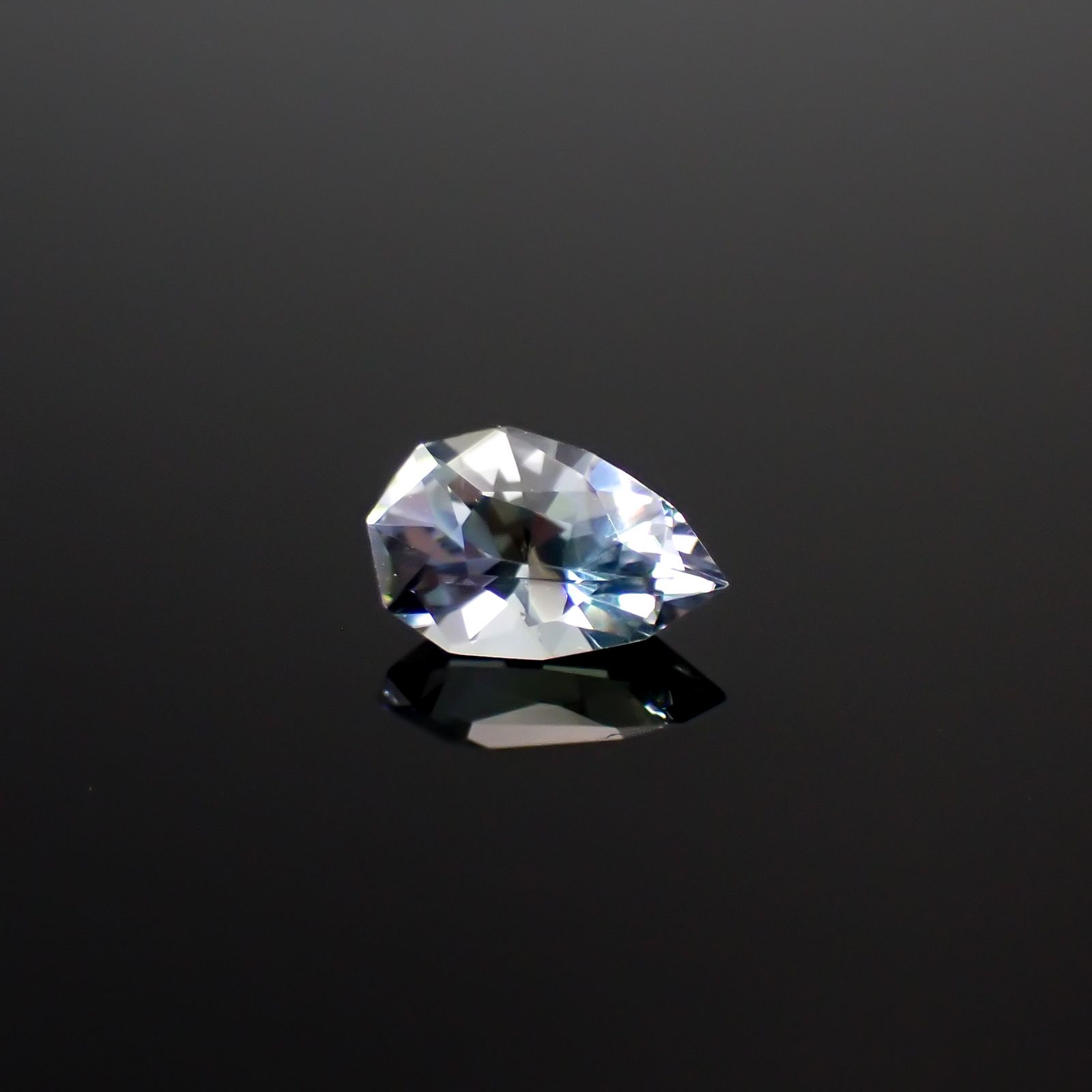◇カスタムカット◇バイカラータンザナイト 非加熱 タンザニア産 0.55ct [241029375]7x4.5mm前後