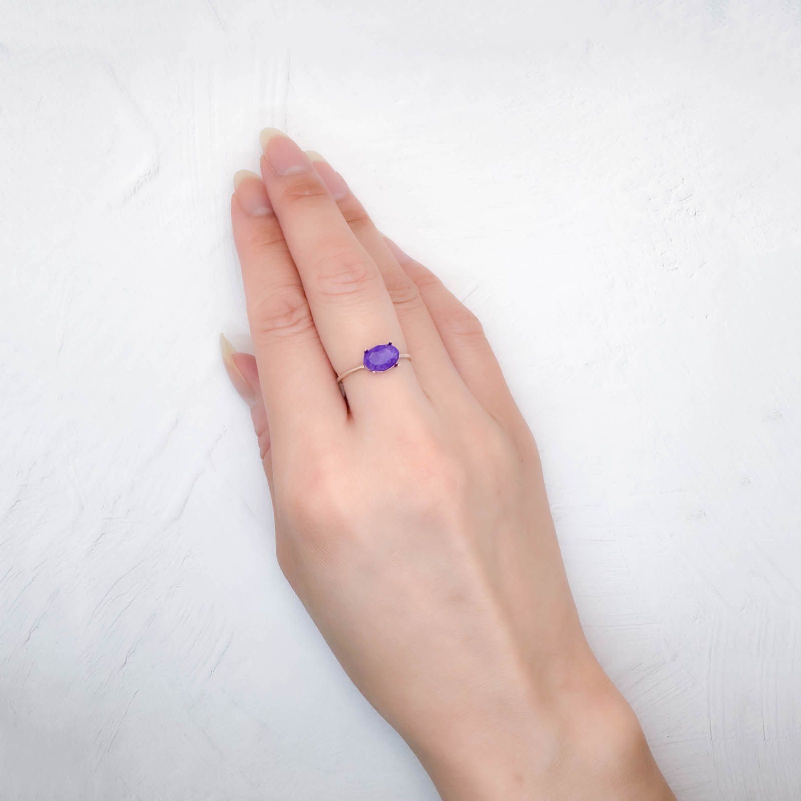 ◇カスタムカット◇スギライト 南アフリカ産 0.83ct / 8.3x5.6mm前後 [250931015]