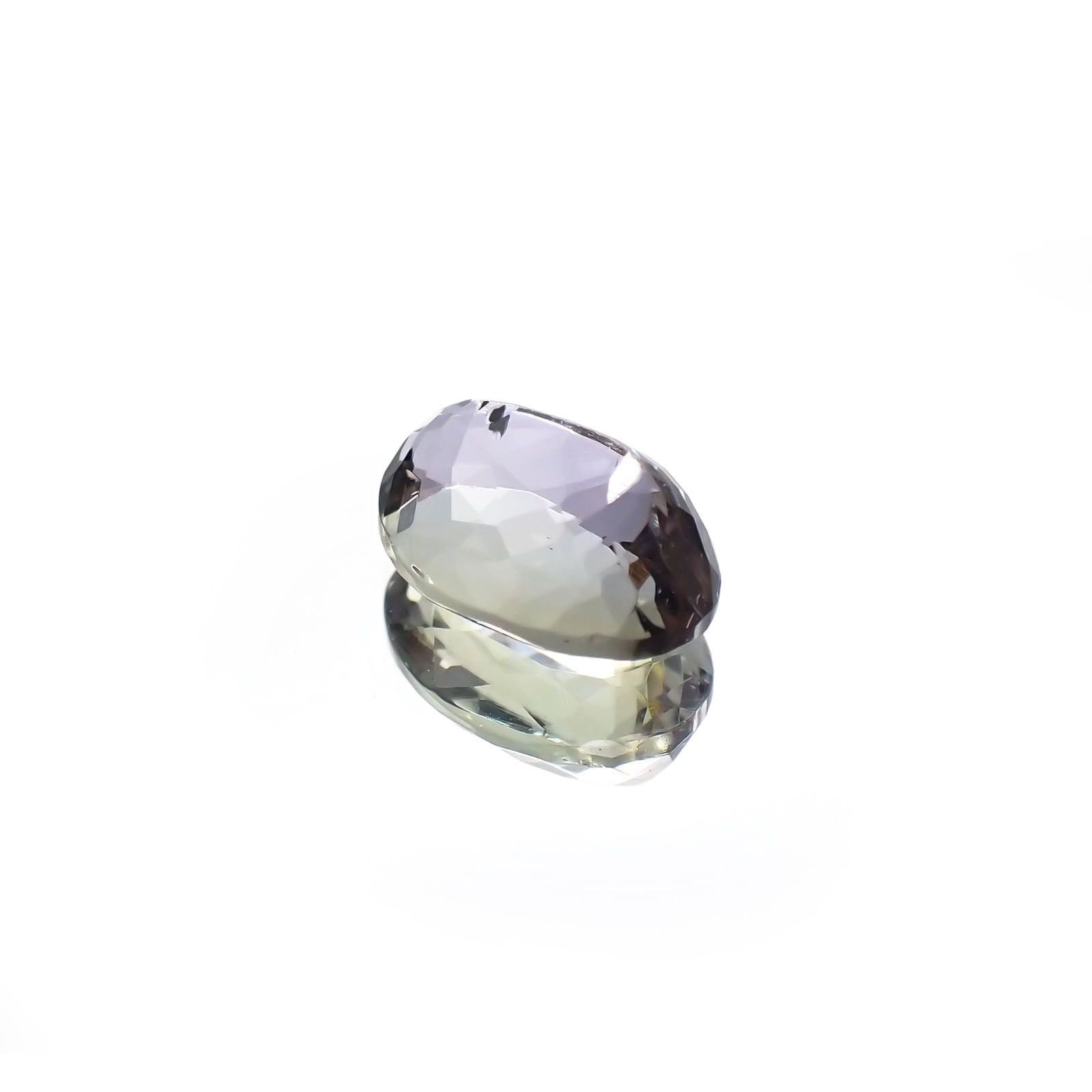 バイカラータンザナイト(宝石名ゾイサイト) タンザニア産 ソ付(彩珠) 1.908ct / 8.7x6.4mm前後 [210711824]