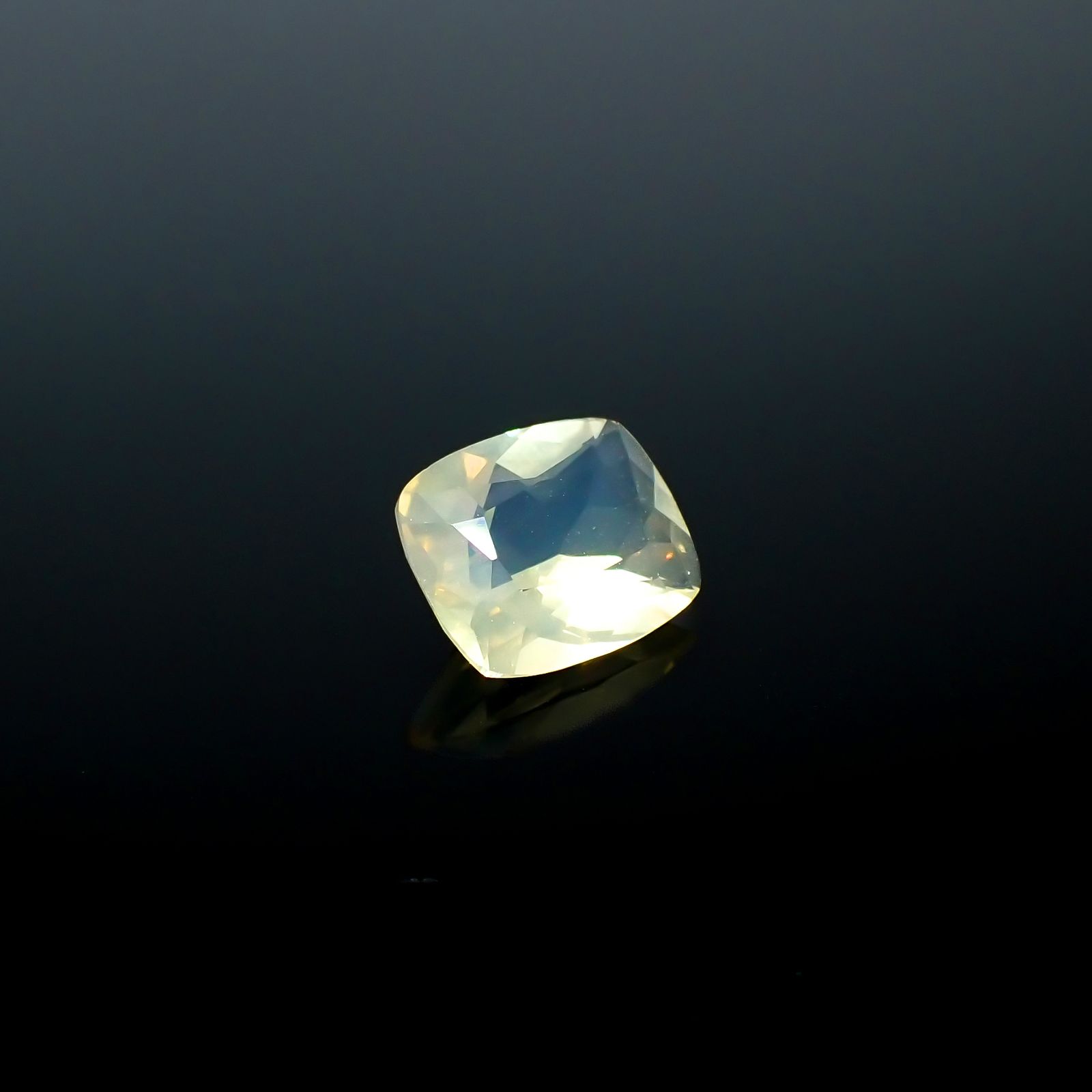 イエローオパール メキシコ産 1.46ct[240226200]9.2x7.5mm前後