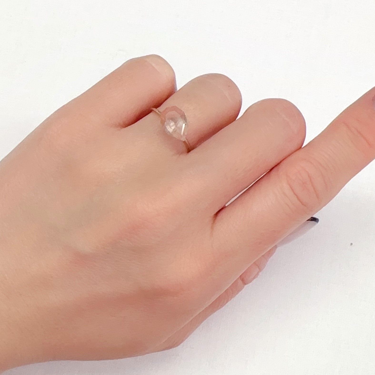 ◇カスタムカット◇ストロベリークォーツ カザフスタン産 2.21ct[240125497]10.1x7mm前後