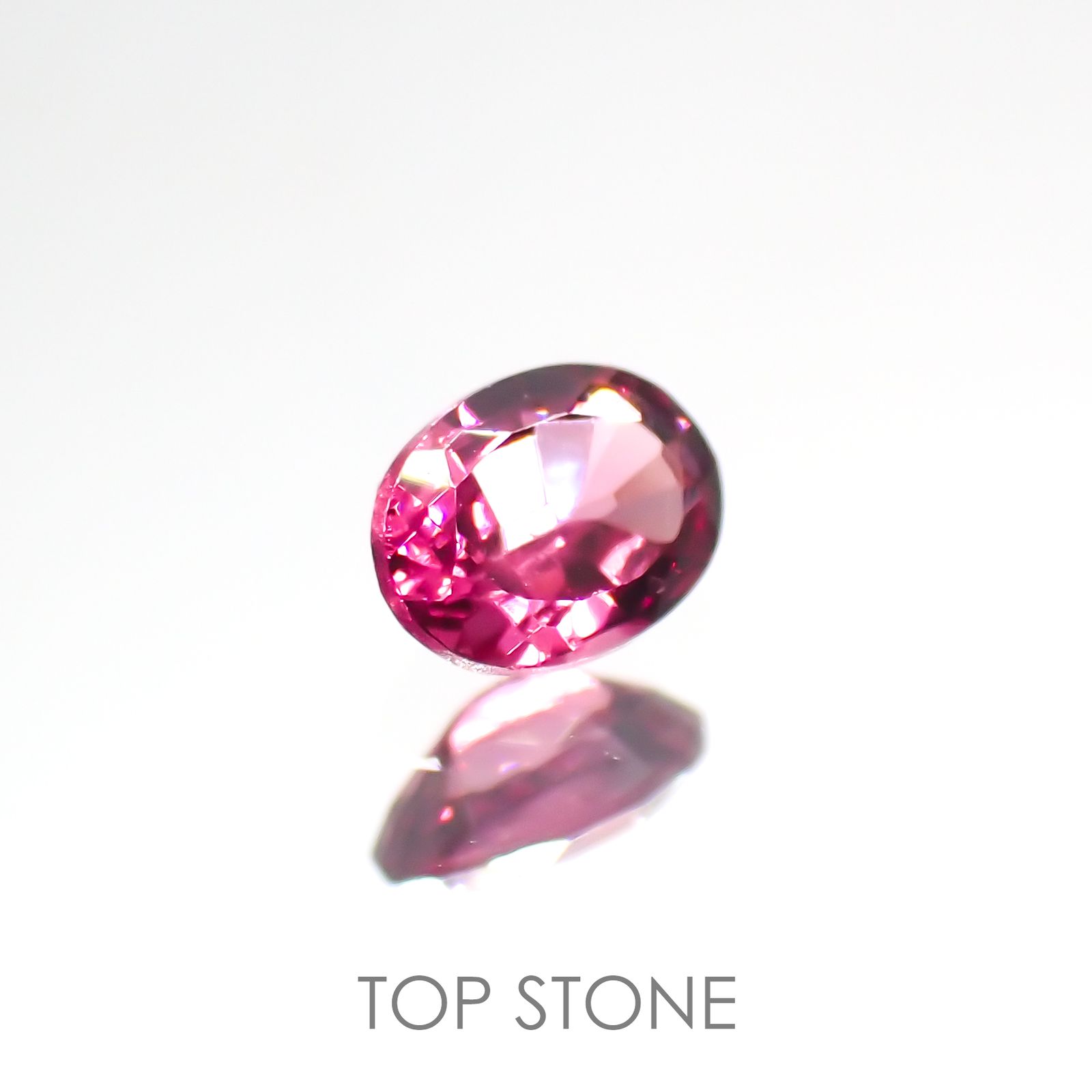 ホットピンクスピネル(宝石名ピンク・スピネル)タンザニア産 0.20ct 識別済[220114133]4x3mm前後