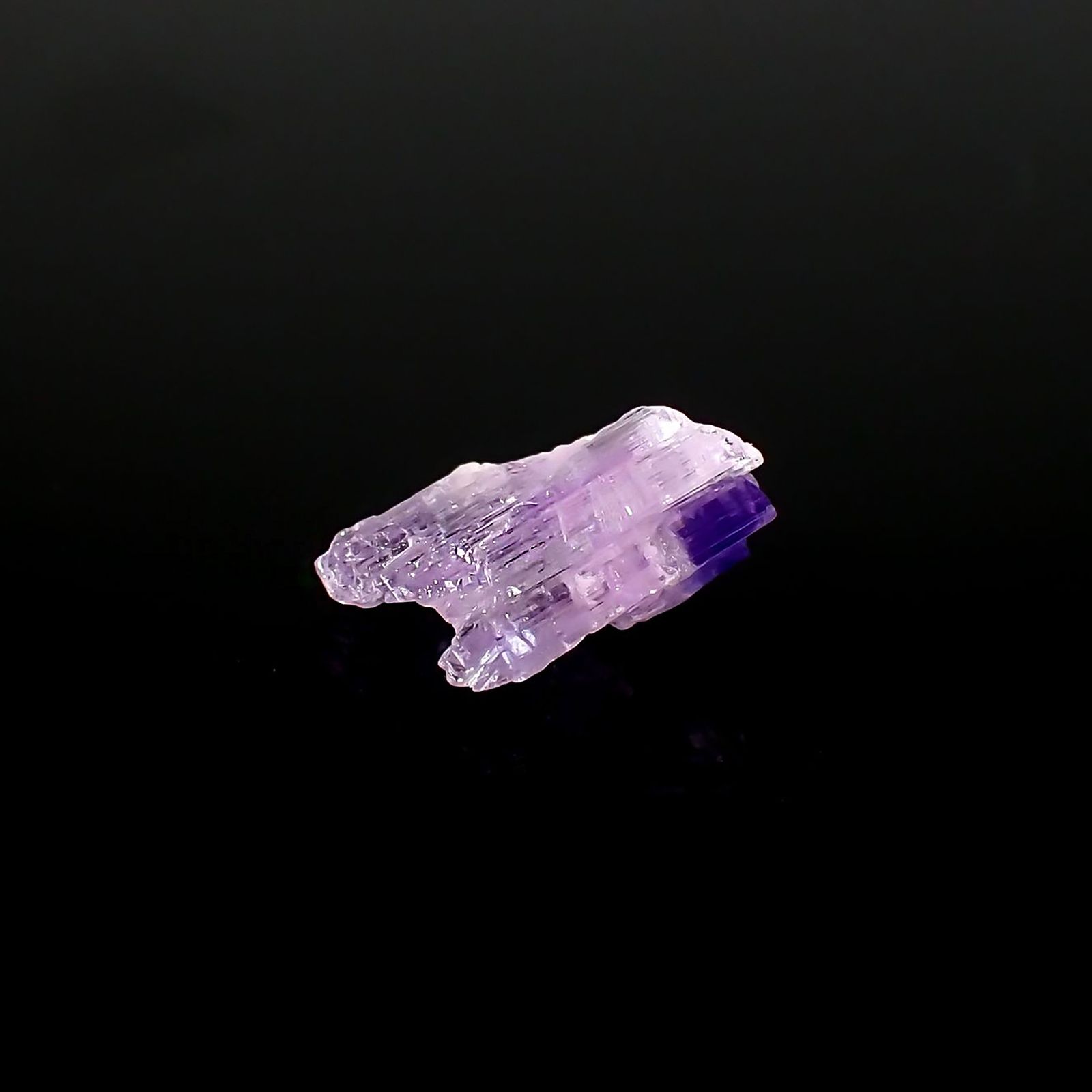 バイカラータンザナイト 原石 タンザニア産 2.88ct / 9.7x7.7mm前後 [260424984]