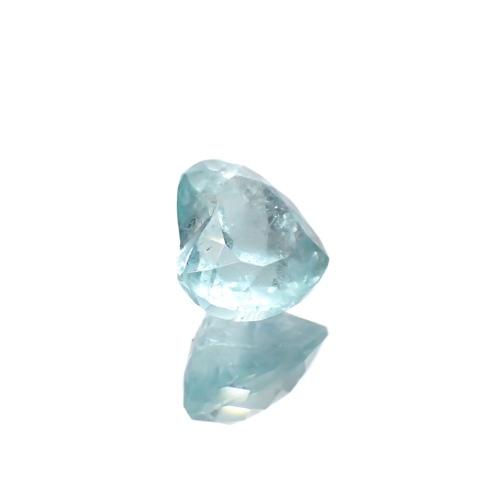 ユークレース(宝石名ブルー・ユークレース)コロンビア産 1.689ct ソ付(彩珠)[221018681]6.9x8.1mm前後