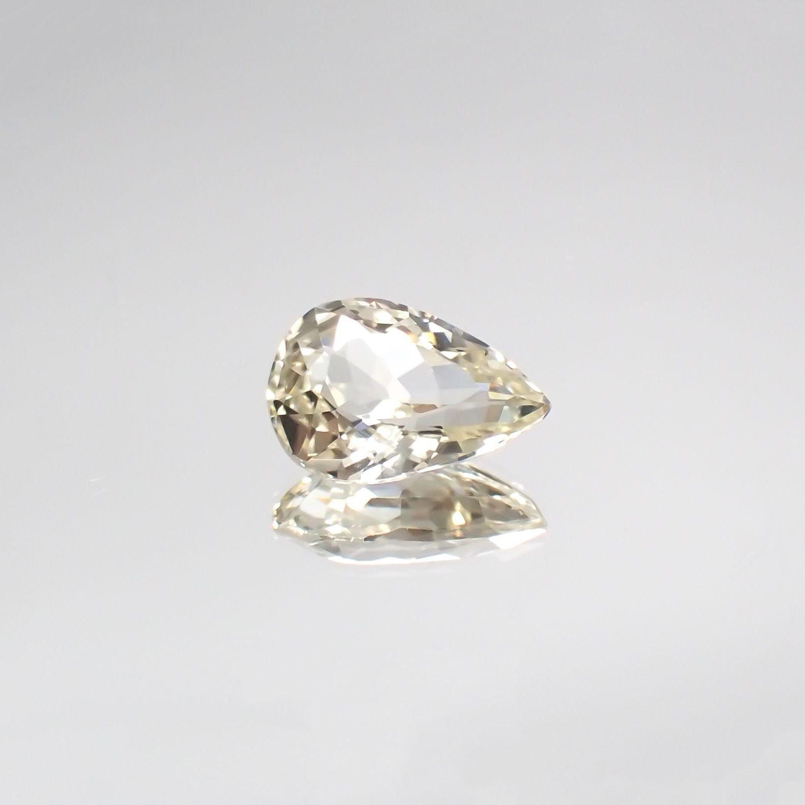 イエロースポジュミン(宝石名スポジュミン) アフガニスタン産 4.59ct 識別済[250711460]13.3×9.2mm前後