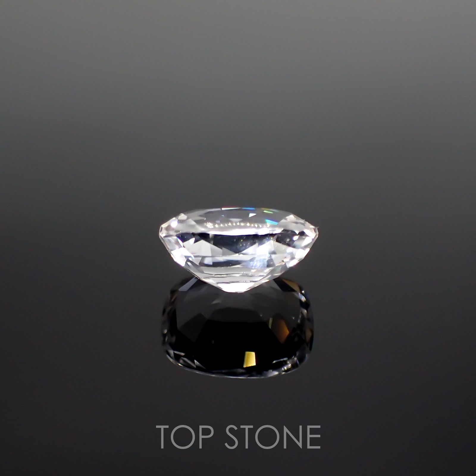 フェナカイト(宝石名ホワイト・フェナカイト) ブラジル産 2.262ct ソ付(彩珠)[210812704]9×7.4mm前後