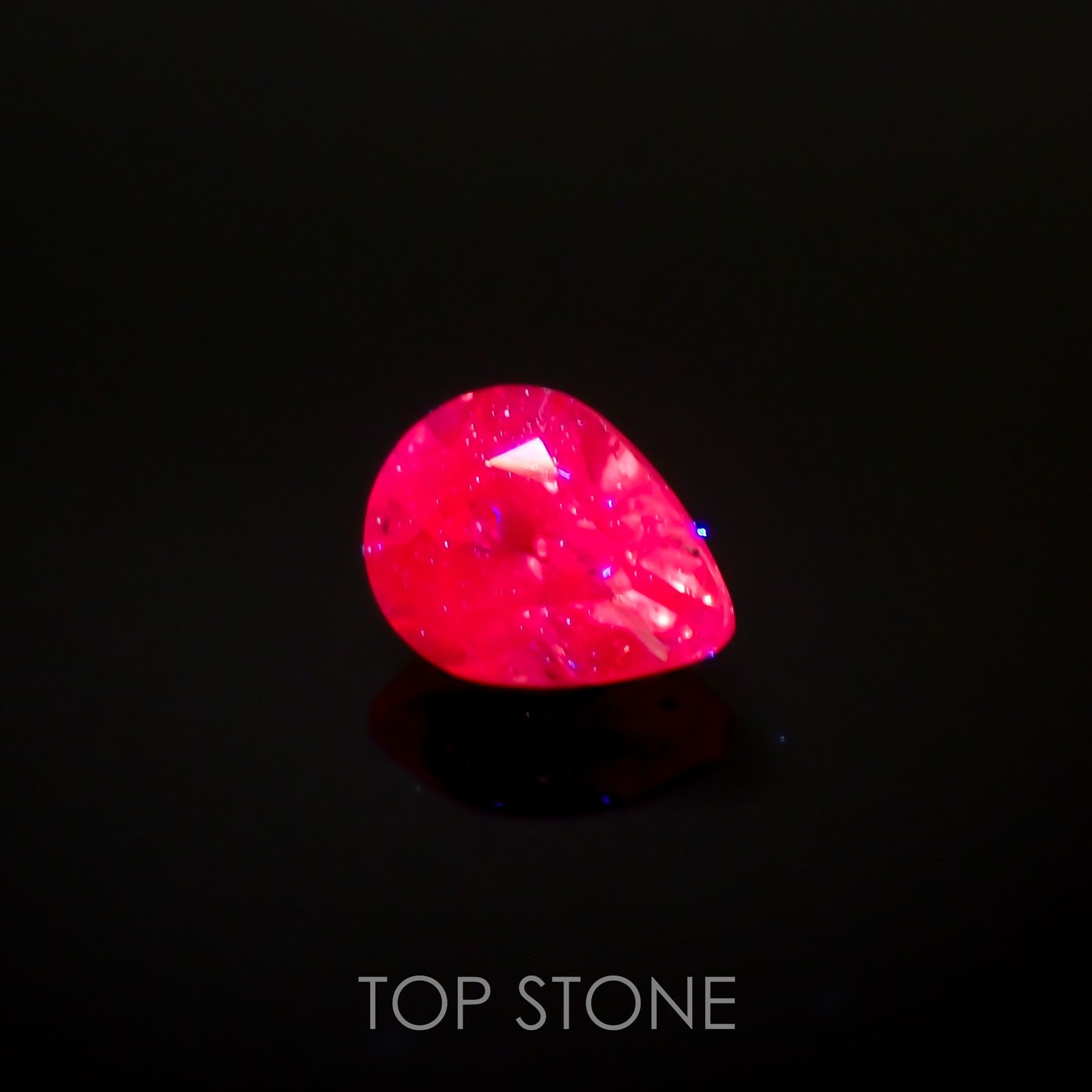 ピンクサファイア(宝石名サファイア)タンザニア・ウィンザー産 0.27ct 識別済[220616163]4.4x3.2mm前後