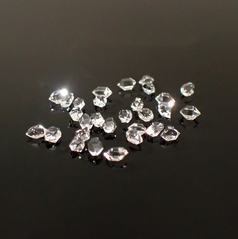 ◇メレセット◇ハーキマーダイヤモンド 原石 アメリカ・ニューヨーク州産 1.75ct / 2.8-3.5x1.5-2.3mm前後 [260231701]