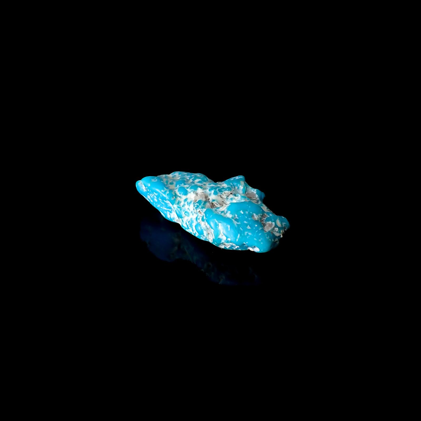 ターコイズ 原石 アメリカ・アリゾナ州キングマン産 11.47ct[240226369]23.3x13.3mm前後
