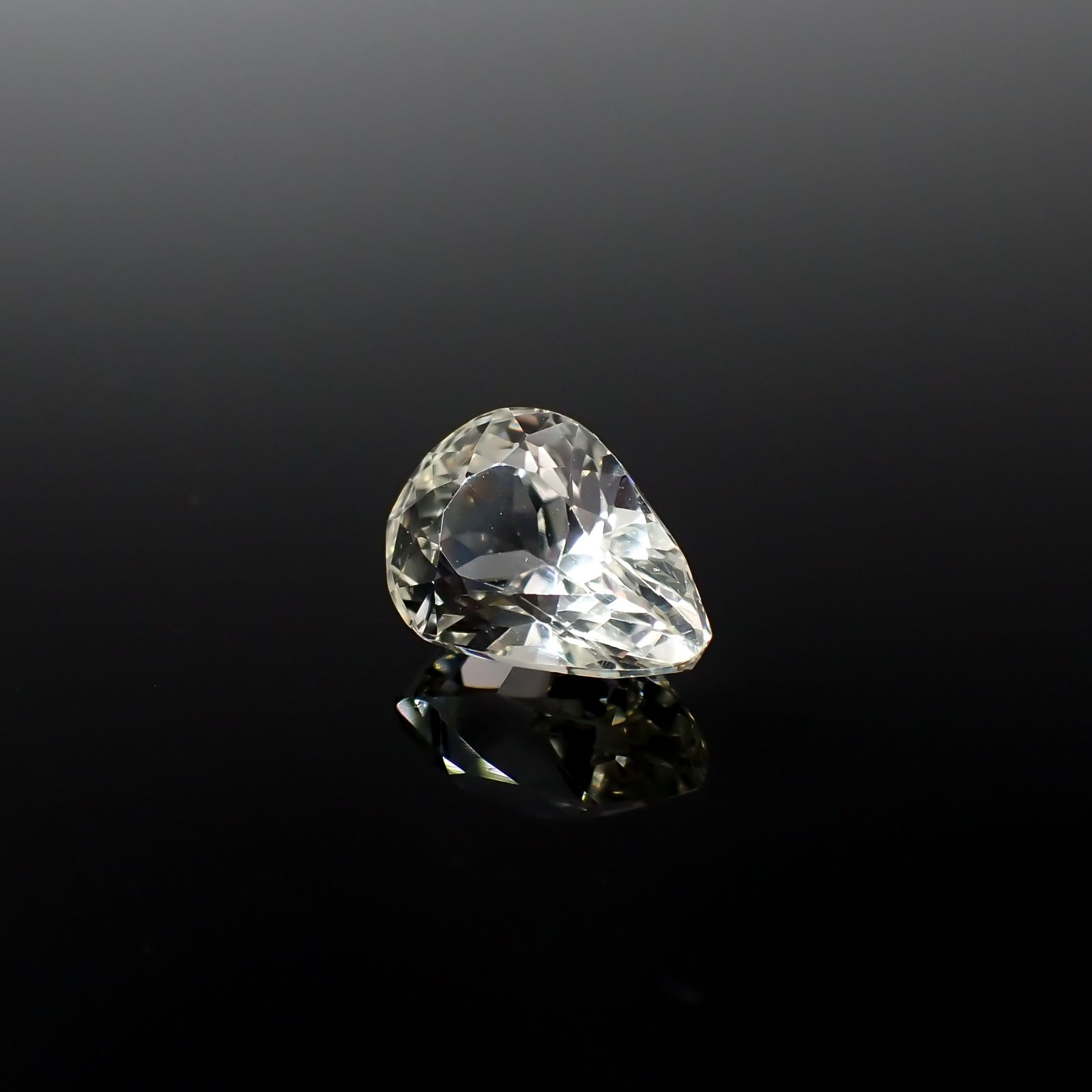 イエロースポジュミン(宝石名スポジュミン)アフガニスタン産 3.55ct 識別済[231225003]11x7.9mm前後