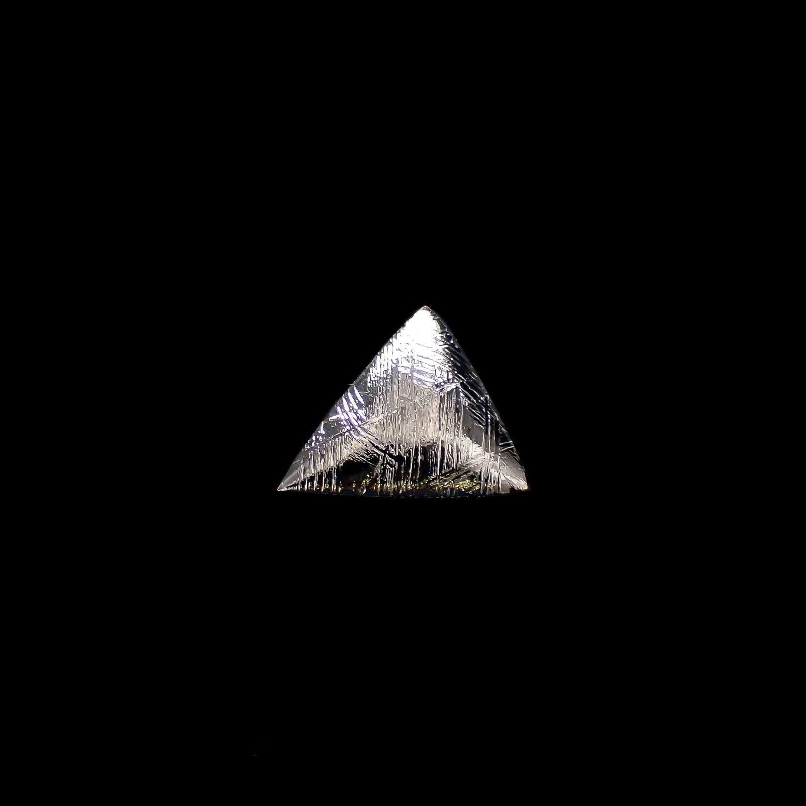 ムオニナルスタ隕石 発見地:スウェーデン 9.96ct[240125796]15x14.3mm前後