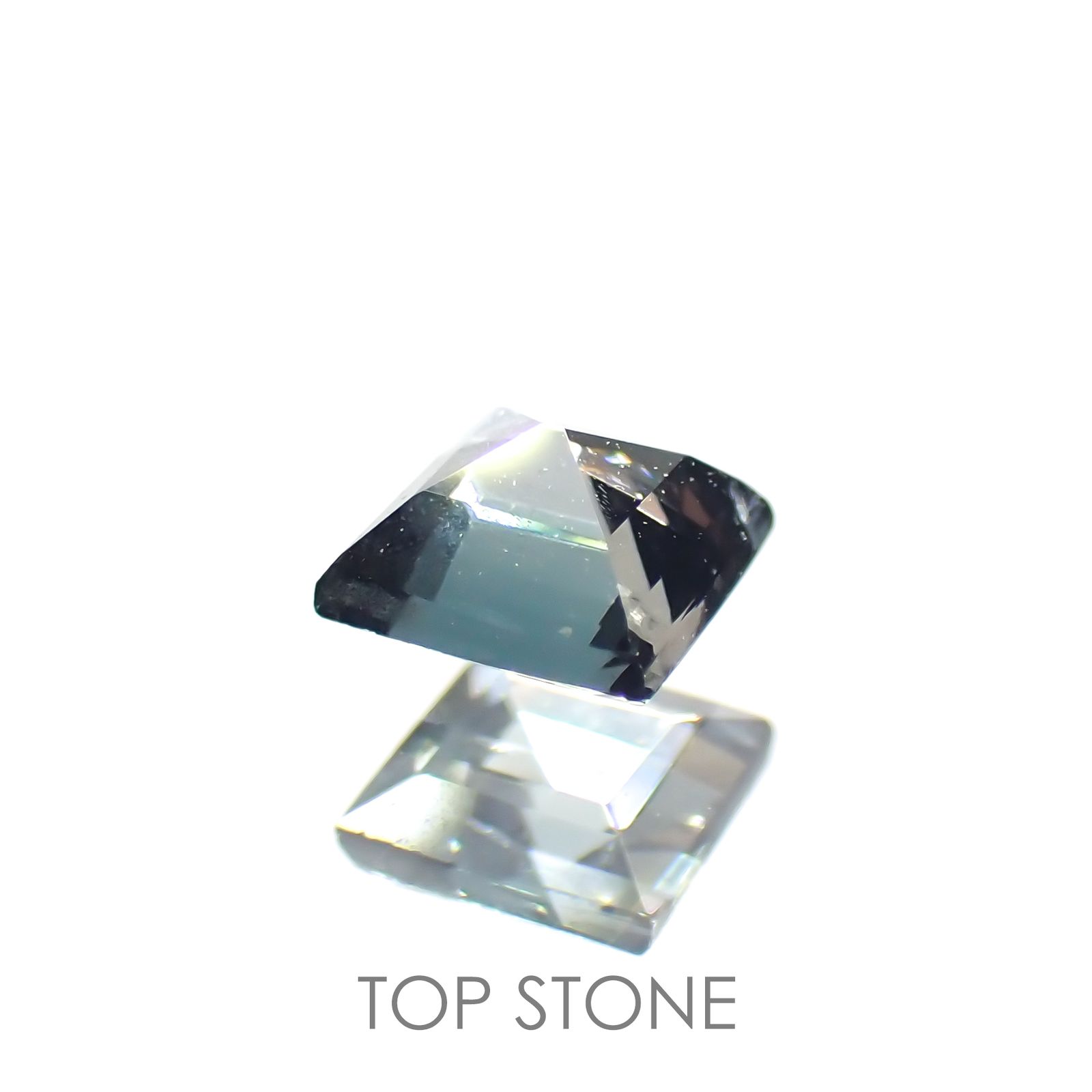 サファリン(宝石名サフィリン) スリランカ産 0.235ct ソ付(彩珠)[21019623]3.4×3.2mm前後