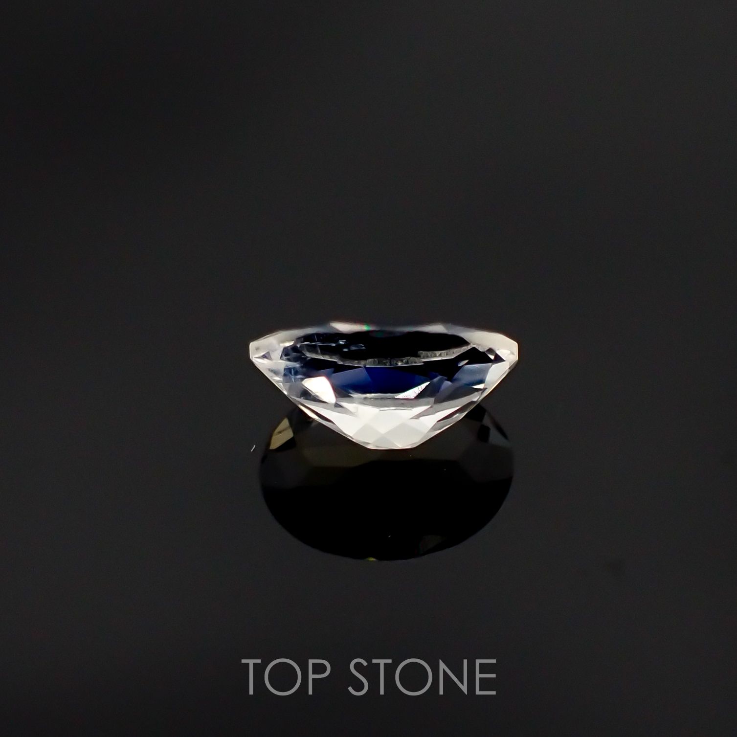 レインボームーンストーン(アンデシンラブラドライト)  インド・ビハール産 ルース 0.59ct[210611285]7×5mm前後