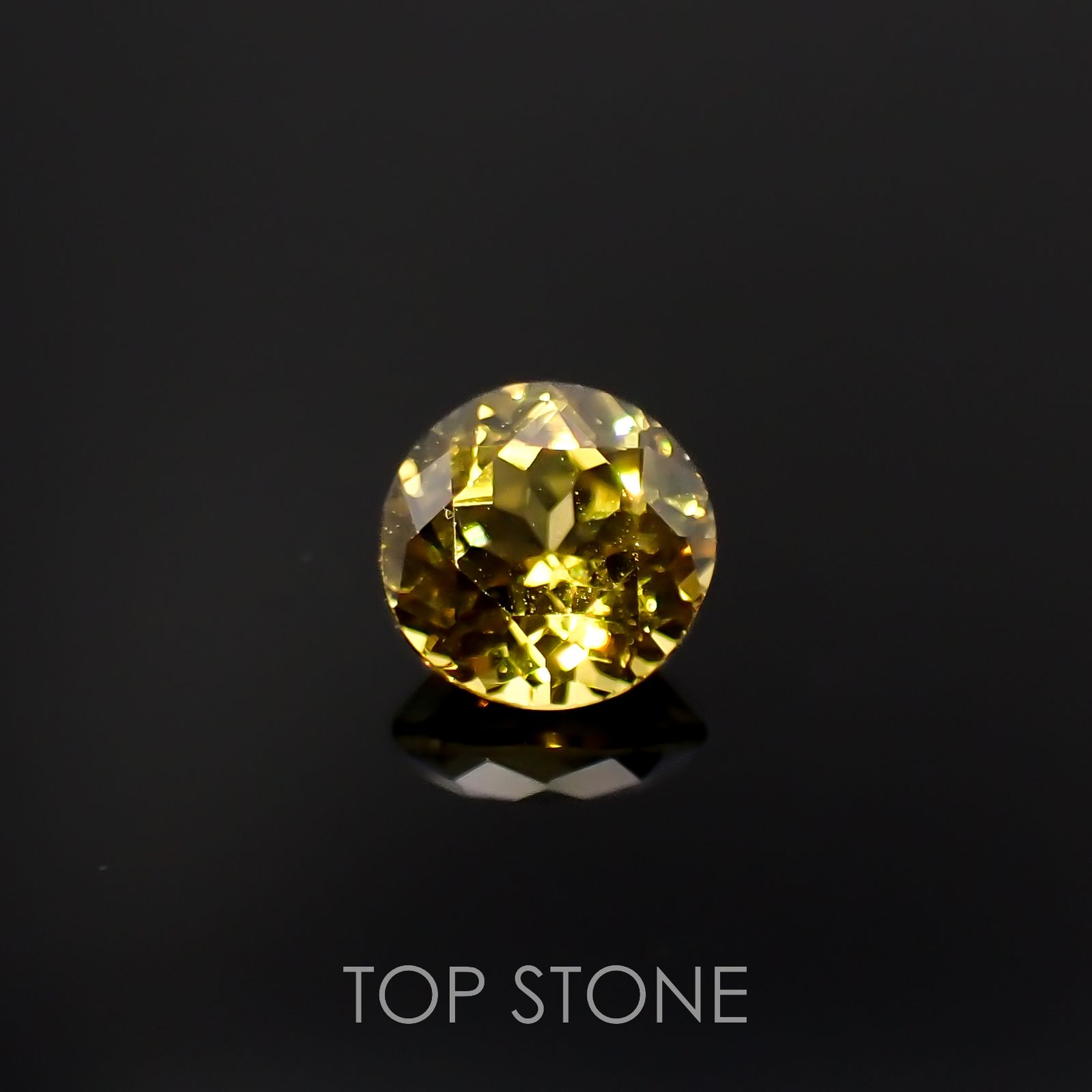 マリガーネット(宝石名グロッシュラー アンドラダイト・ガーネット)マリ共和国産 0.56ct 識別済[221219482]4.9x4.9mm前後