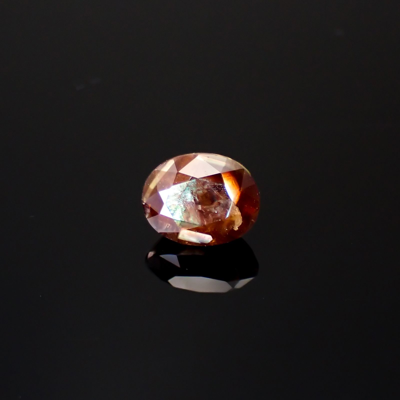 レインボーガーネット 日本・奈良県産 2.80ct [250129673]8.6x6.7mm前後