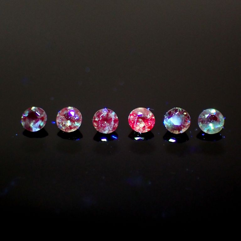 UV365(ライト)の照射で変色