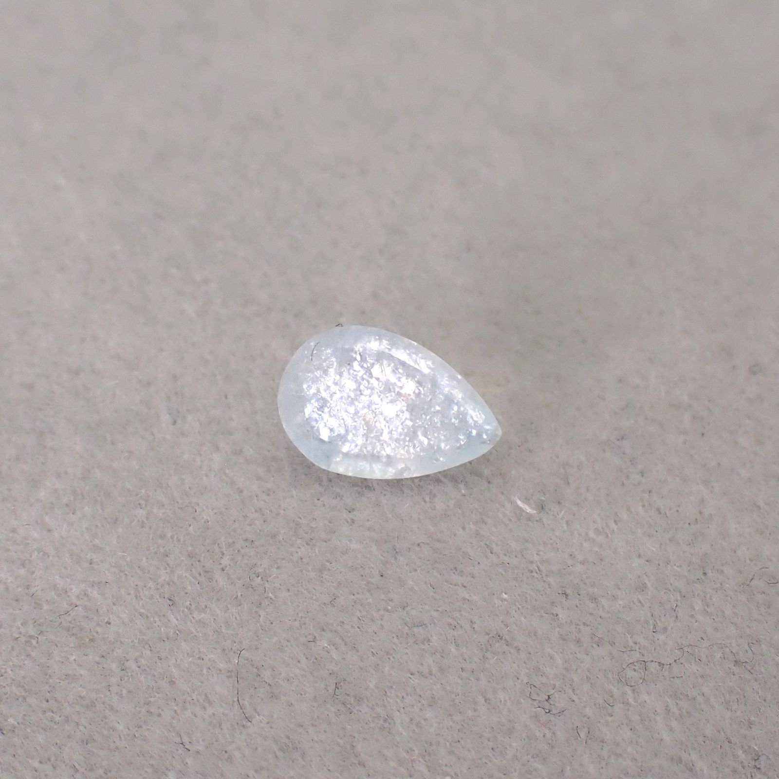 イリデッセンスアクアマリン ブラジル産 0.75ct / 8.5x5.6mm前後 [250730846]