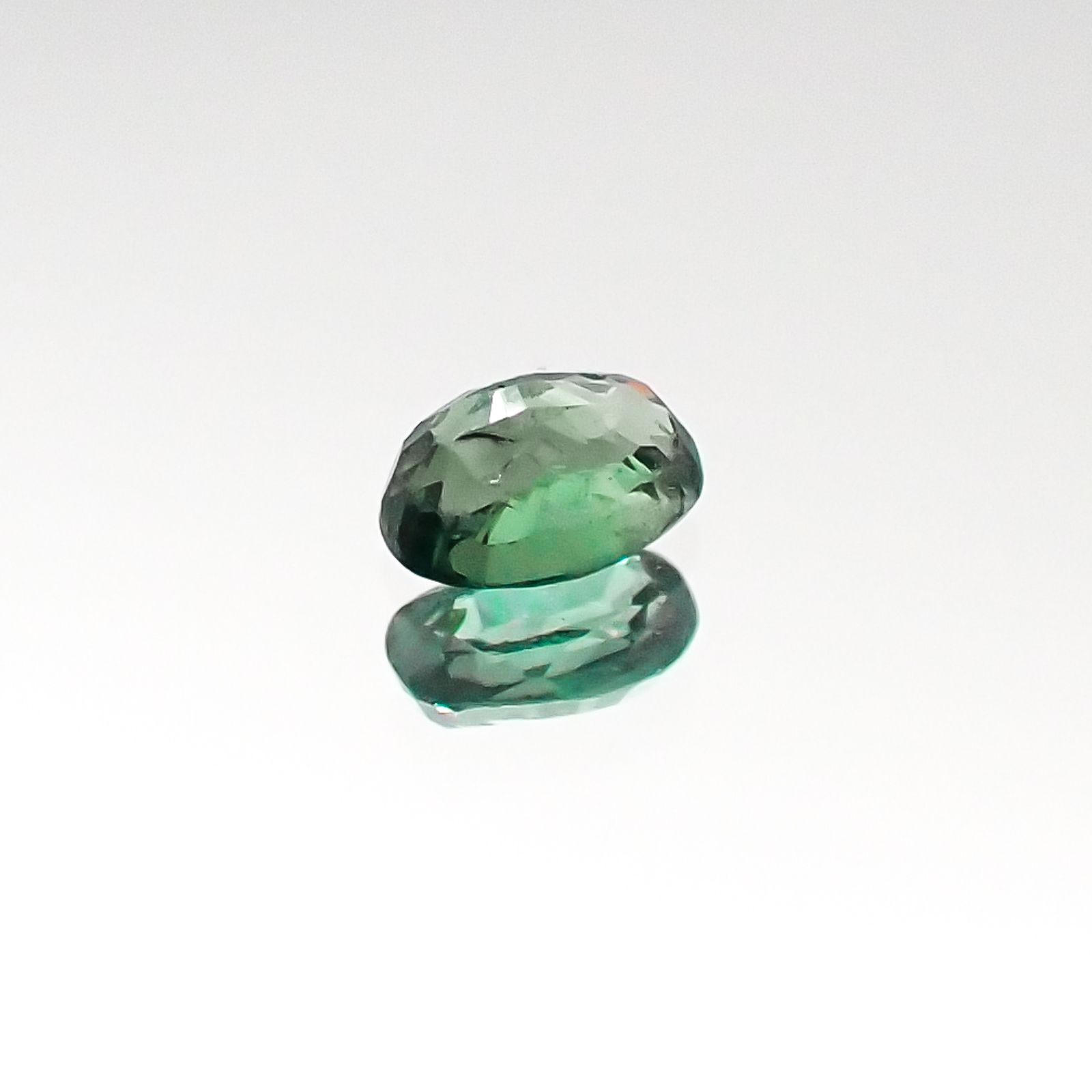 アレキサンドライト インド産 ルース 0.13ct[20095560]3.5×2.4mm前後