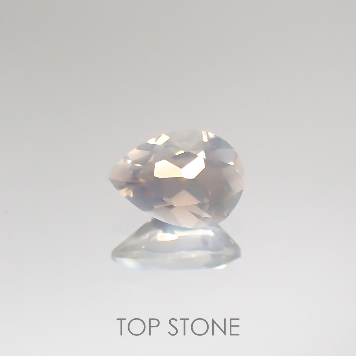 ムーンストーン インド・スリランカ産 ルース 0.61ct[210812743]6.9×5mm前後