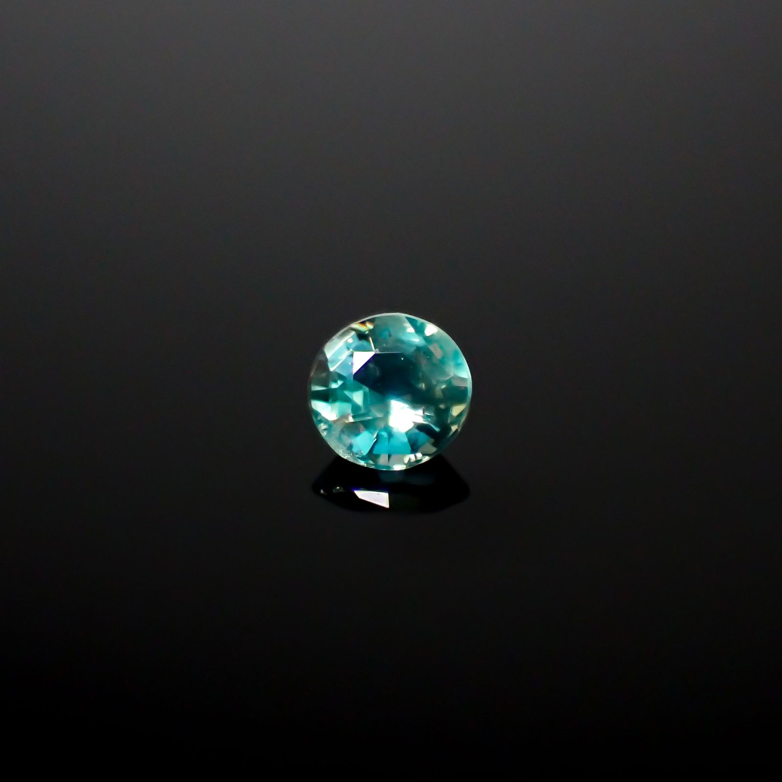 アレキサンドライト ブラジル産/EmeraldMains社製 0.065ct[240527627]2.6x2.6mm前後