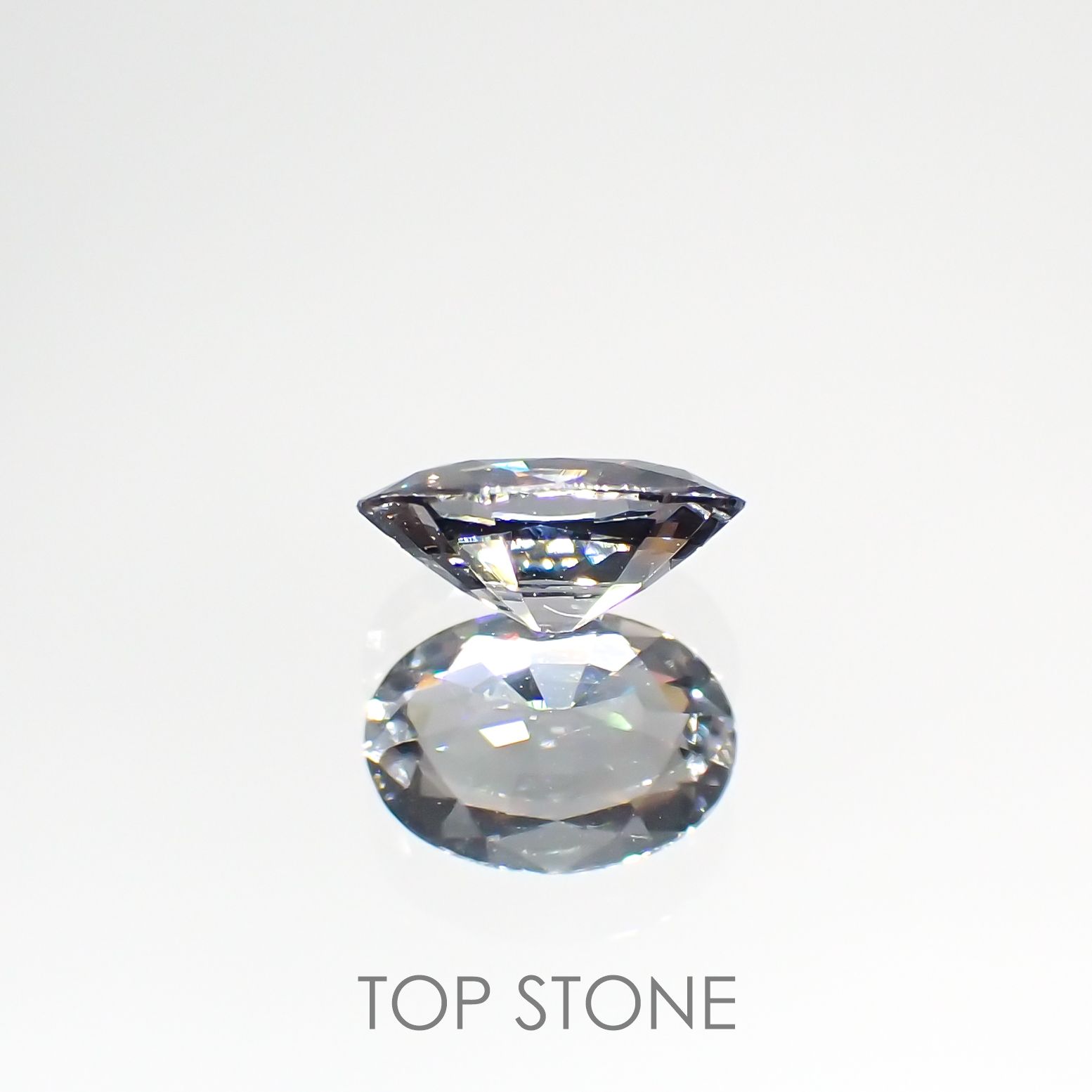 プラチナスピネル(宝石名スピネル) ビルマ産 0.648ct ソ付(彩珠)[210912847]6.6×4.8mm前後