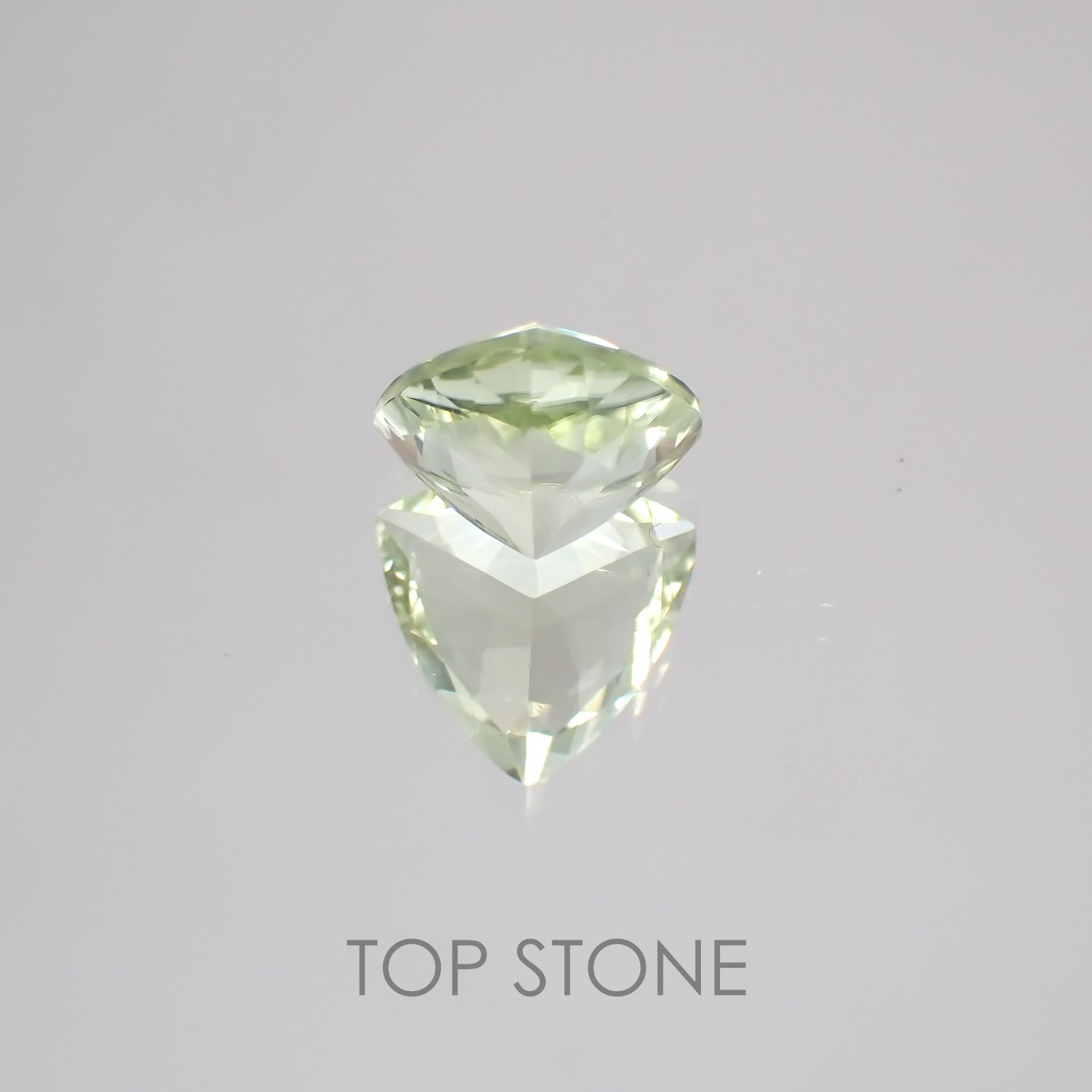 ライムヘルデライト ブラジル産 ルース 1.82ct[210310350]8.1×8.4mm前後