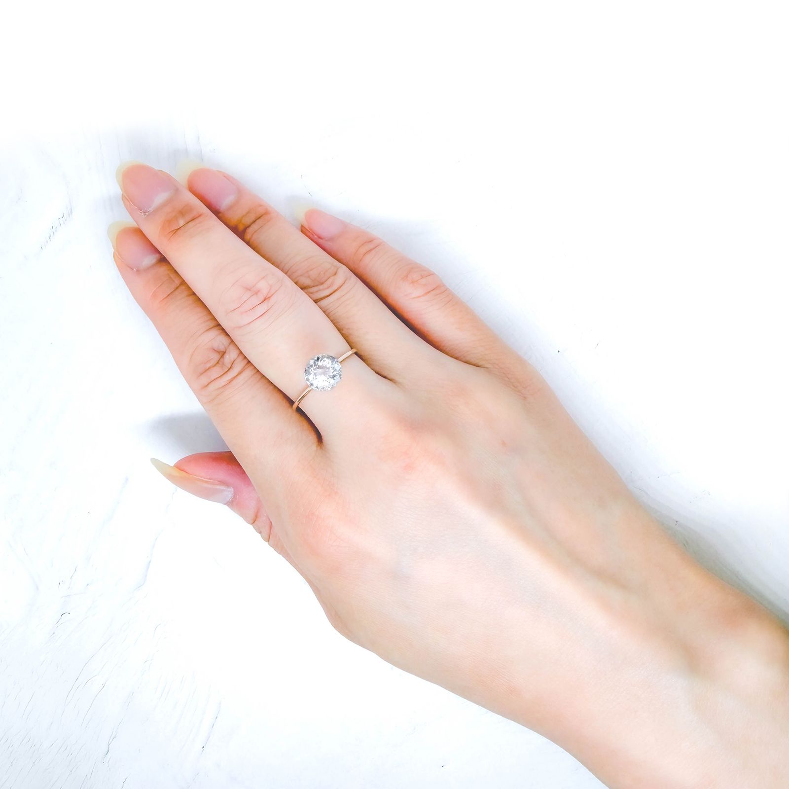日本水晶 宮崎県板谷産 1.49ct / 7.6x7.4mm前後 [260632425]
