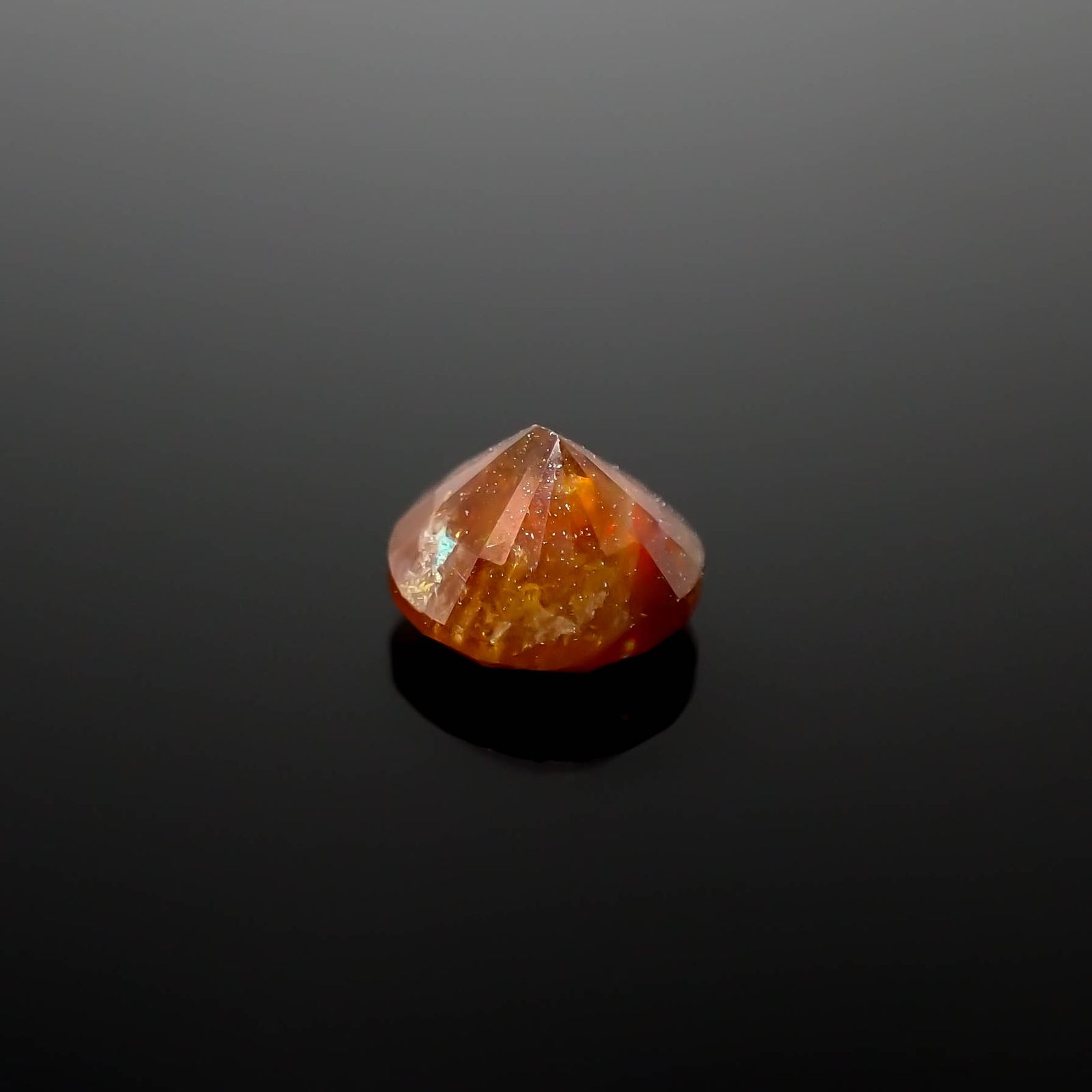 レインボーガーネット 日本・奈良県産 0.98ct[240125525]5.7x5.6mm前後