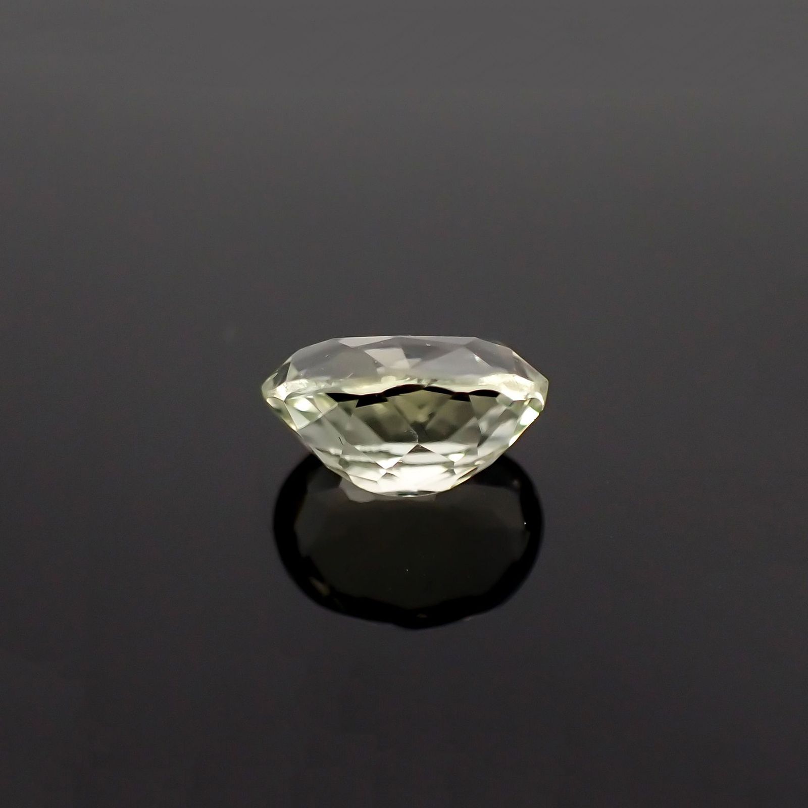シリマナイト(宝石名シリマナイト)インド産 識別済 1.54ct / 8.1x6.2mm前後 [221018464]