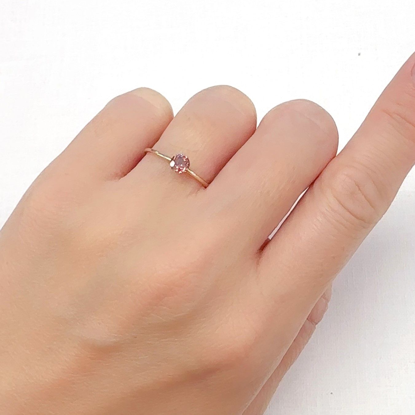 ピンクジルコン スリランカ/カンボジア産 0.48ct[240627911]4.2x4.2mm前後