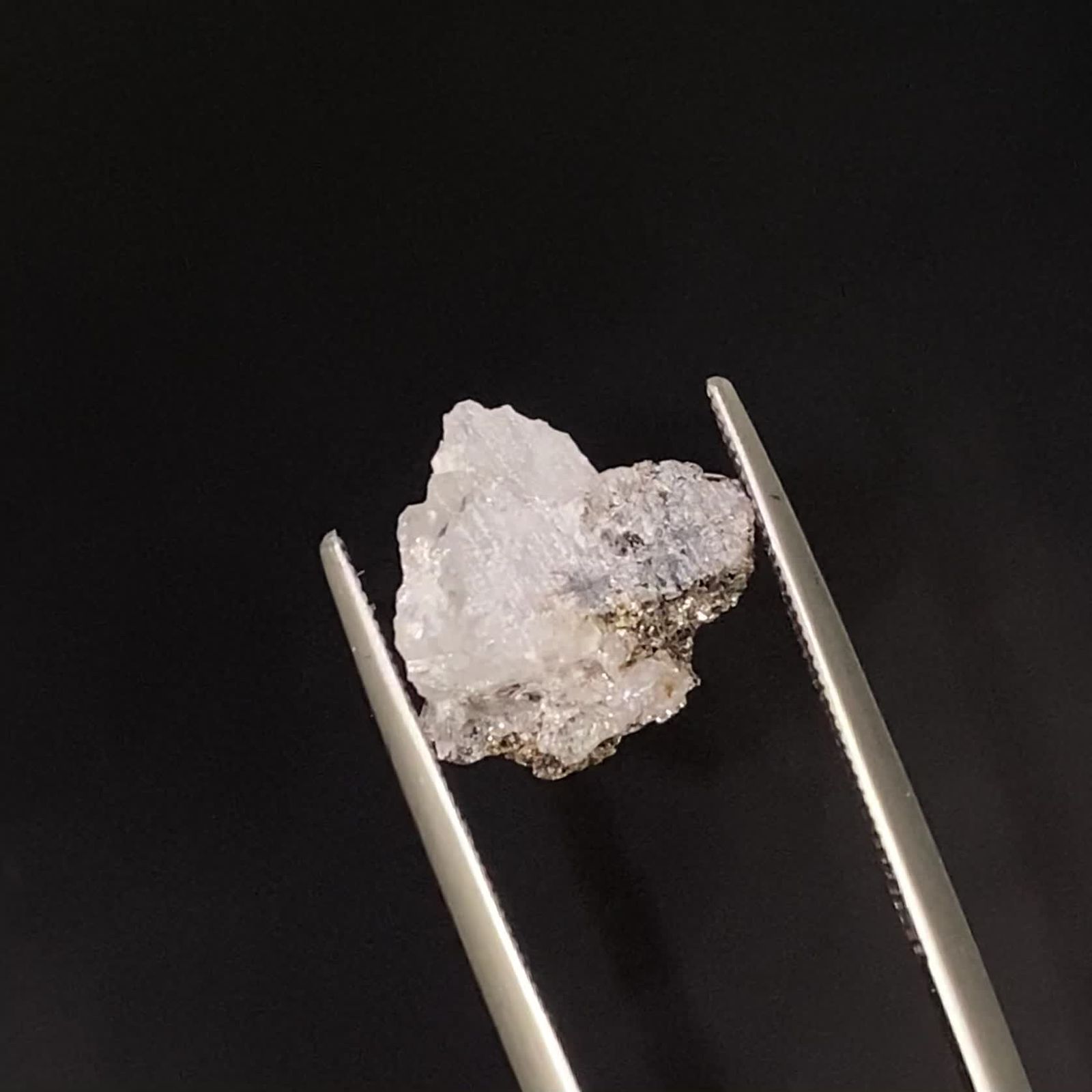フェナカイト 原石 ロシア産 3.55ct[231225163]12.5x11.3mm前後