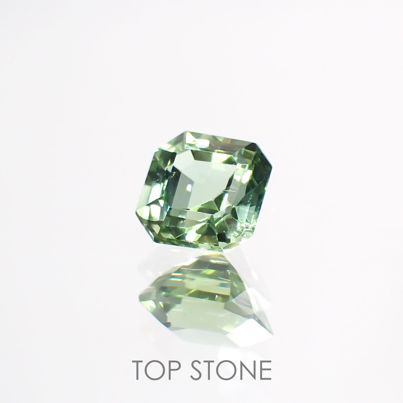 ミントトルマリン(宝石名グリーン・トルマリン) アフガニスタン産 0.53ct 識別済[211013619]4.8×4.6mm前後