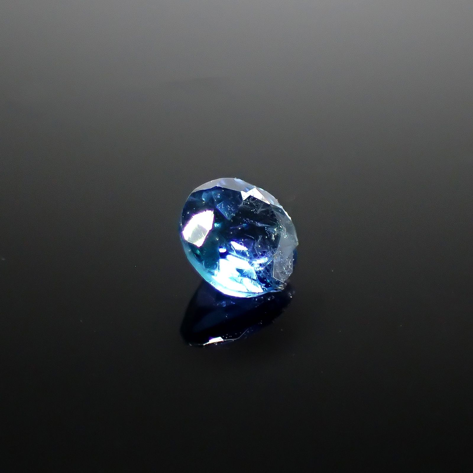 ブルーコーネルピン タンザニア産 0.29ct [250730813]4.1x4.1mm前後