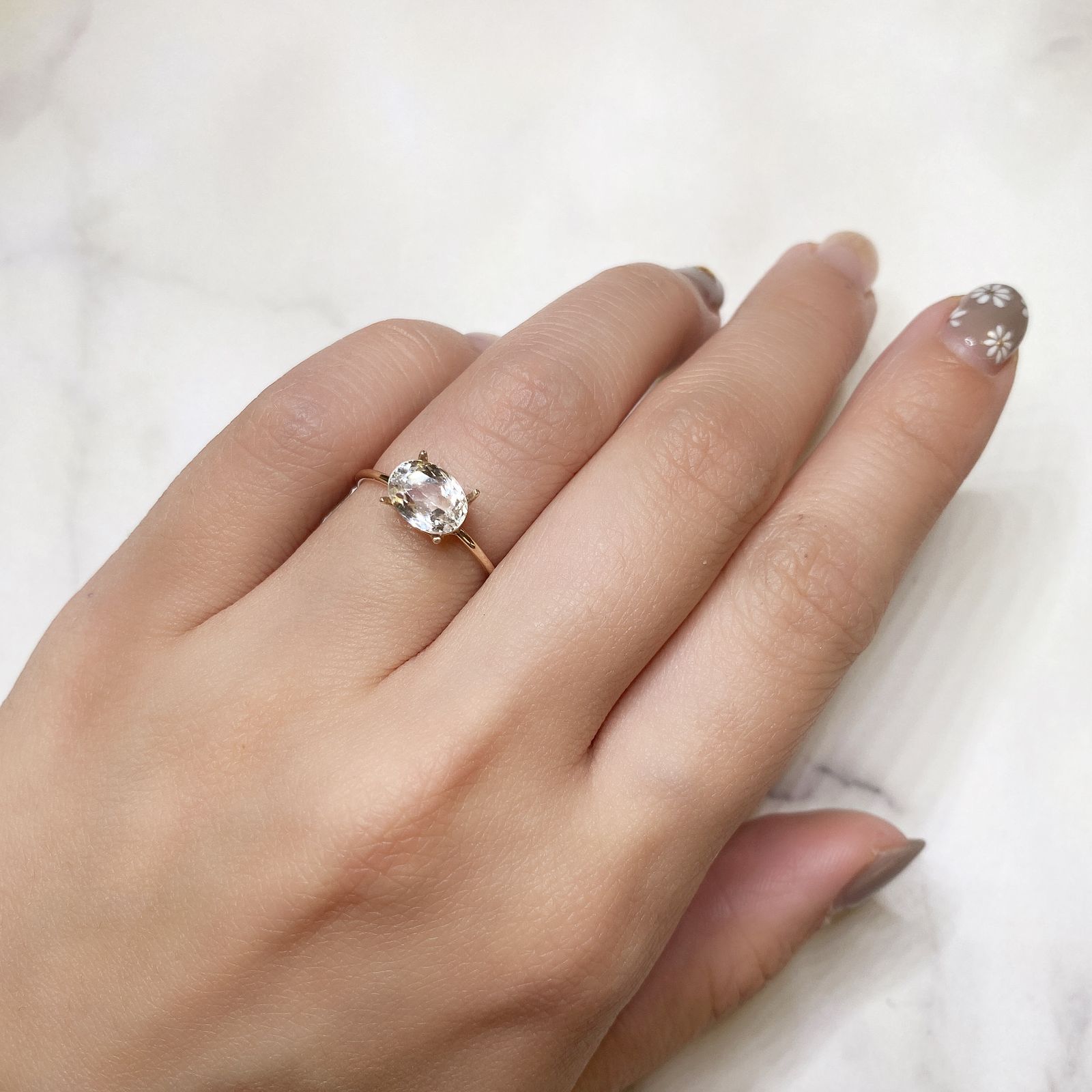 カラーレススポジュミン(宝石名ホワイト・スポジュミン) ブラジル産 1.58ct 識別済[210912630]7.9×5.9mm前後