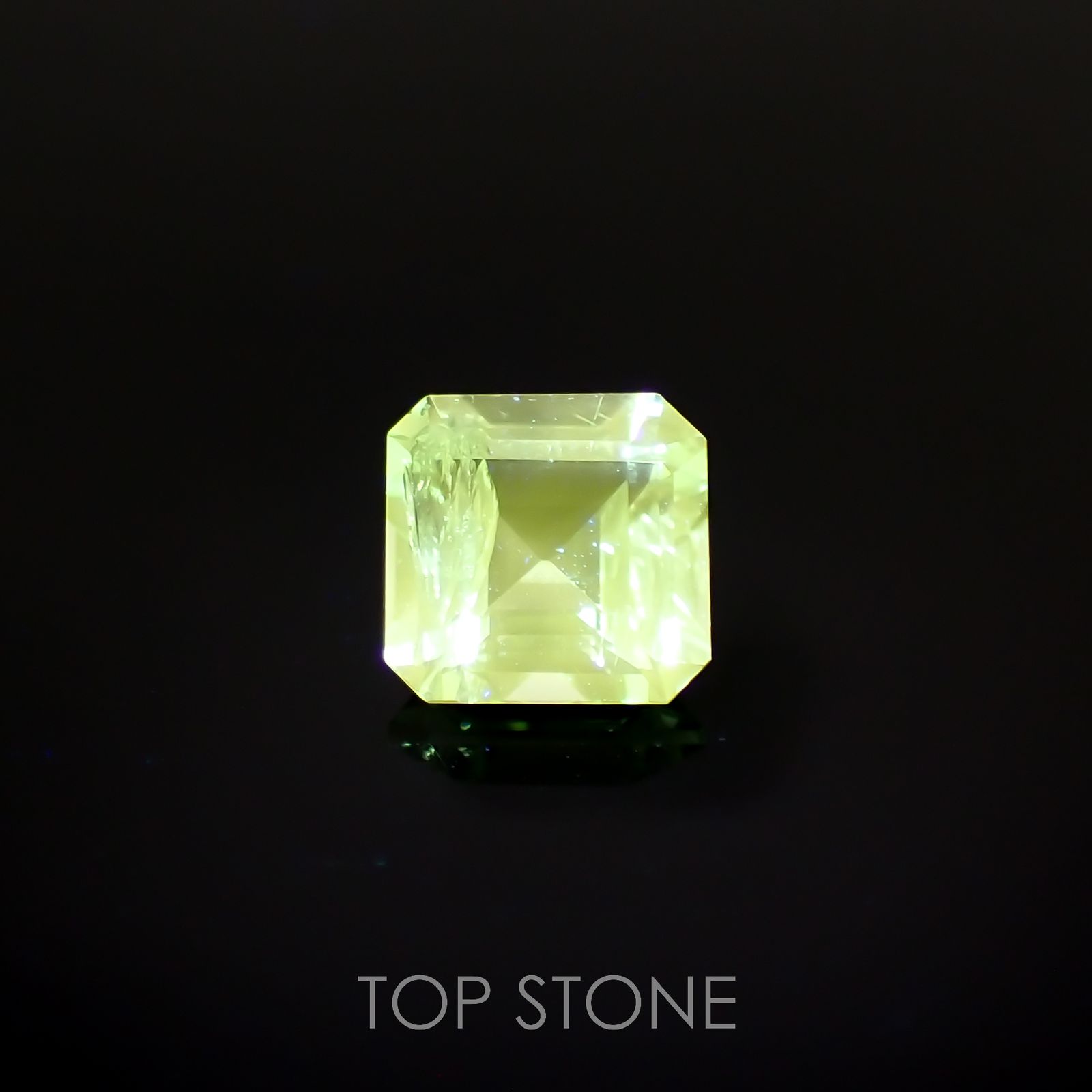 バナジウムコーネルピン(宝石名コーネルピン)タンザニア・タンガ州産 0.57ct 識別済[220716764]4.9x4.8mm前後
