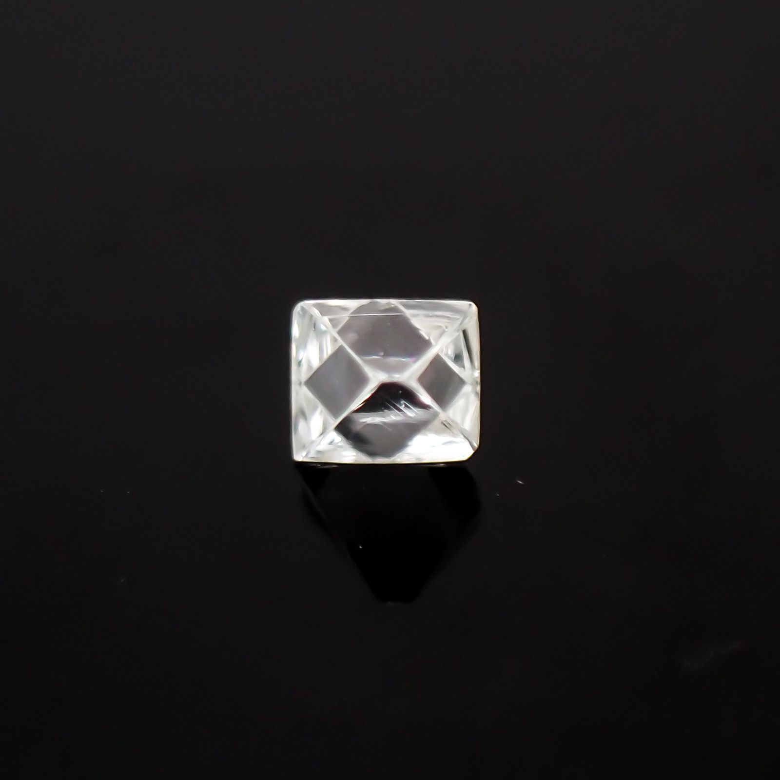 ソーヤブルダイヤモンド 原石 ロシア産 ルース 0.052ct[210410549]2.3×2.3mm前後