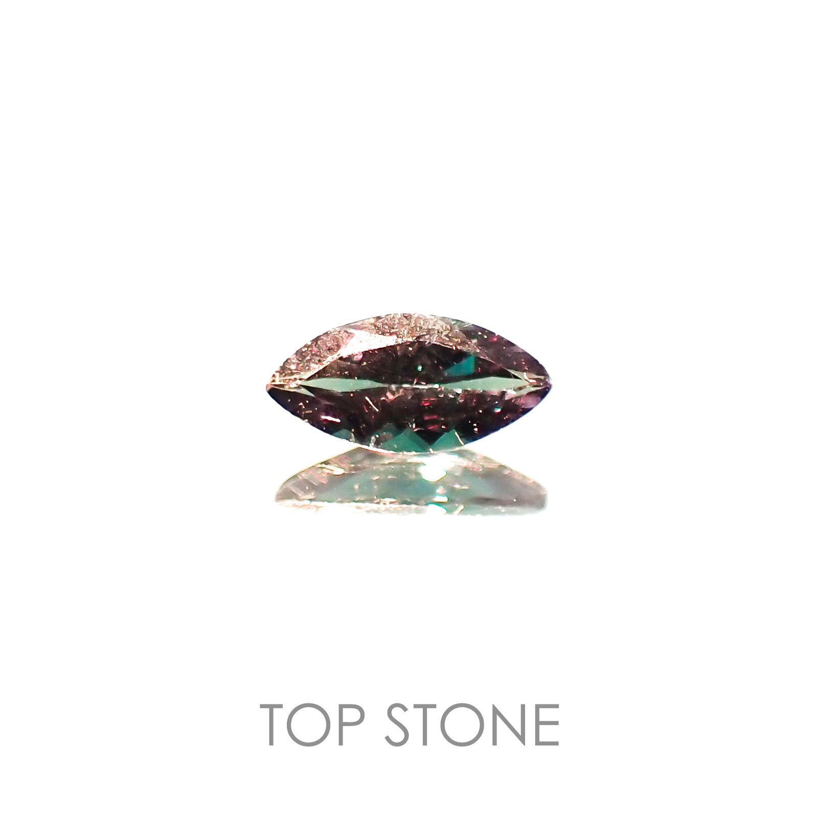 カラーチェンジガーネット(アレキタイプ)(宝石名ガーネット/カラーチェンジタイプ) マダガスカル・ベキリー産 0.22ct 識別済[20106607]6.1×2.9mm前後