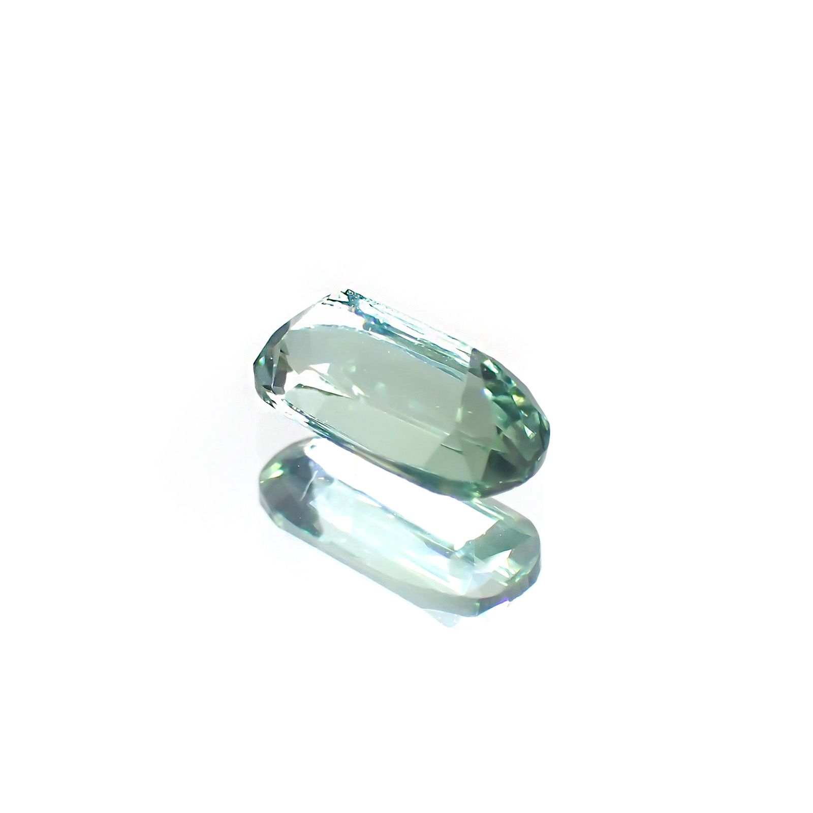 ブルーグリーントルマリン(宝石名グリーン・トルマリン) アフガニスタン産 識別済 0.94ct / 8.1x4.1mm前後 [211013584]