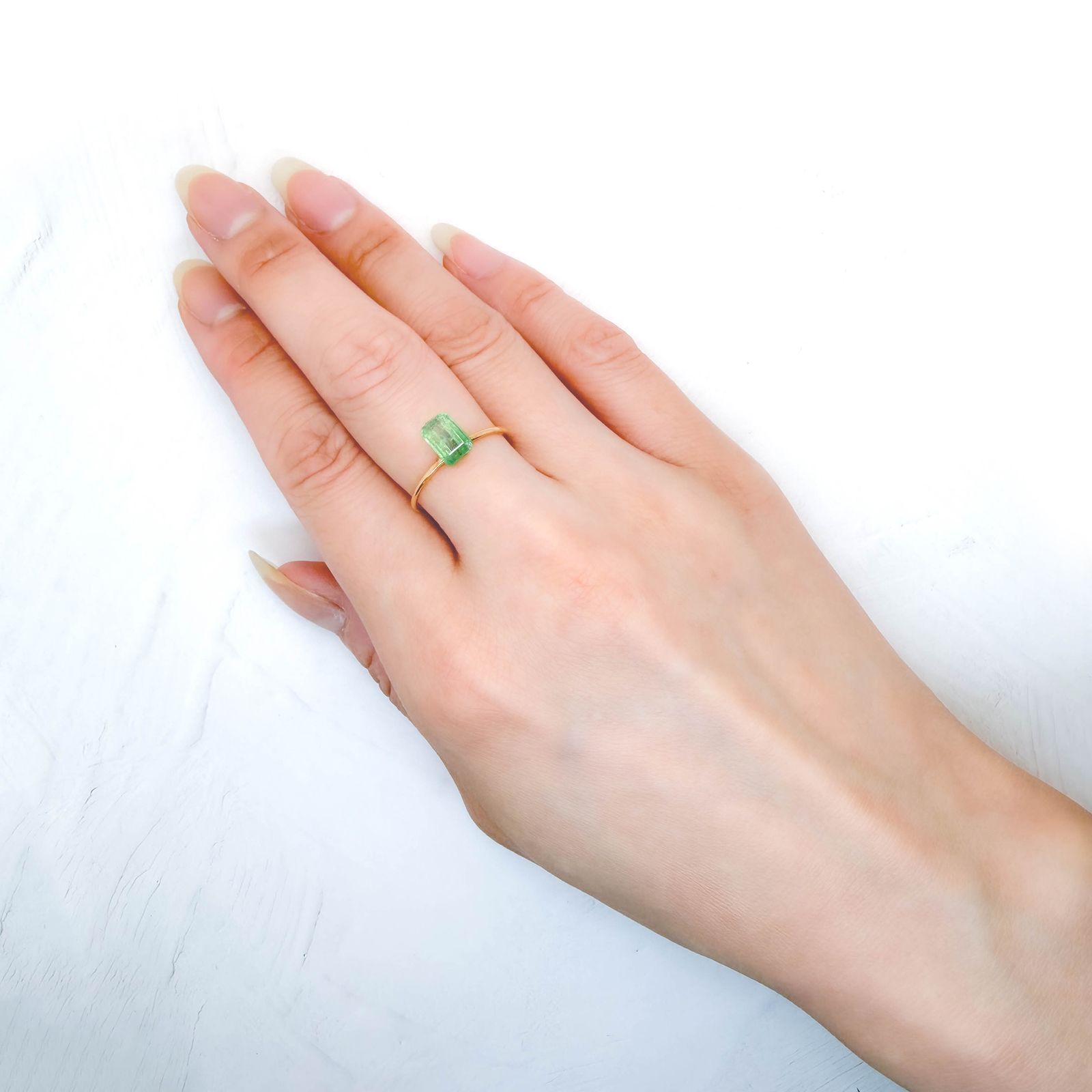 バイカラーツァボライト(宝石名グリーン グロッシュラー・ガーネット) タンザニア産 識別済 1.26ct / 7.2x5mm前後 [260711918]