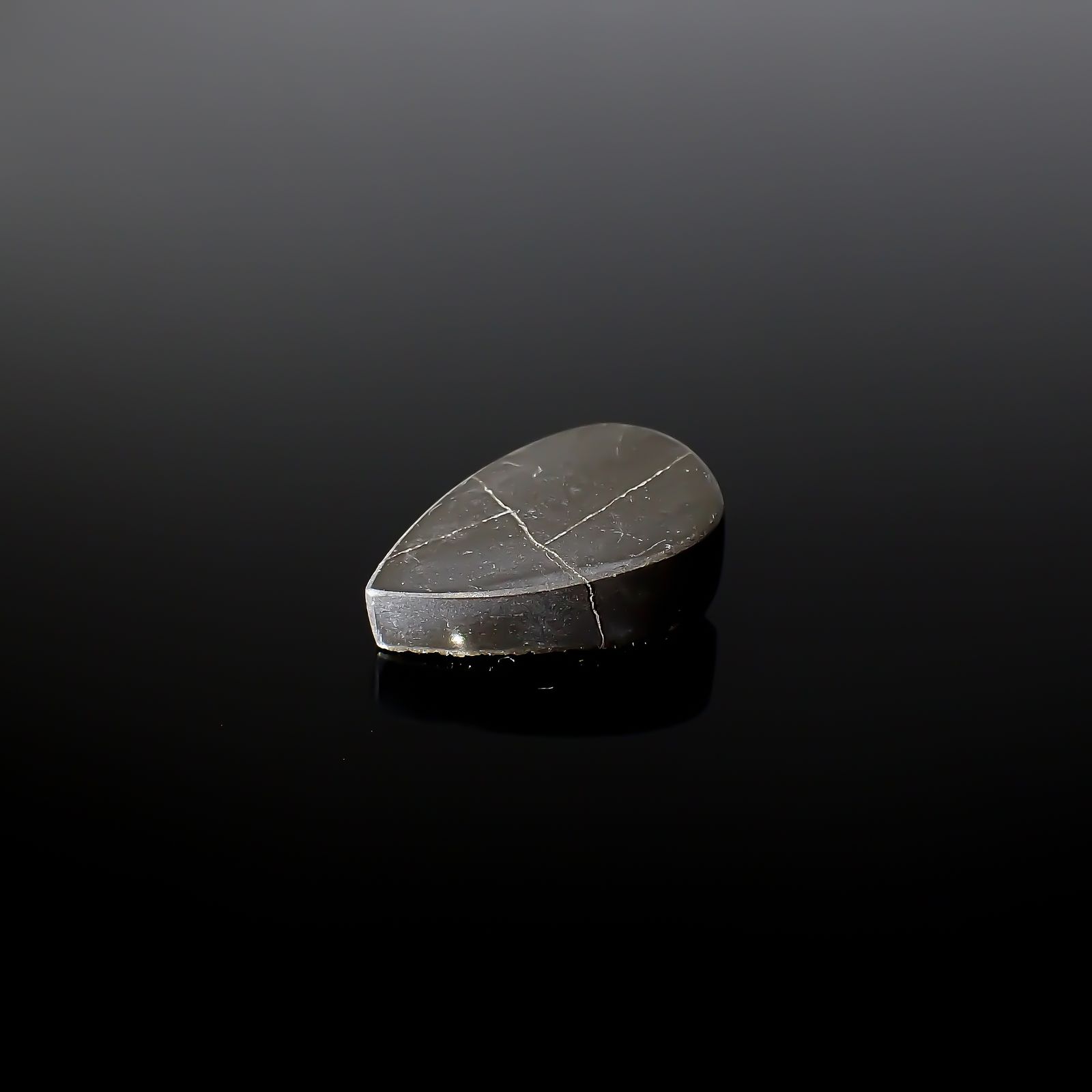 ◇フリーフォーム◇レインボーパイライト 原石 ロシア産 11.77ct[240326424]20.1x13.6mm前後