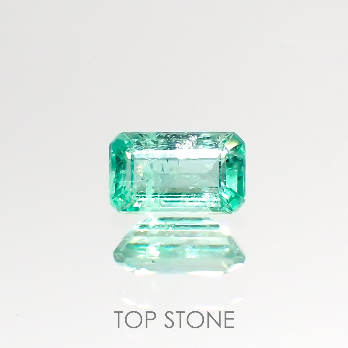 エメラルド ザンビア産 ルース 0.26ct[210812997]5×3mm前後
