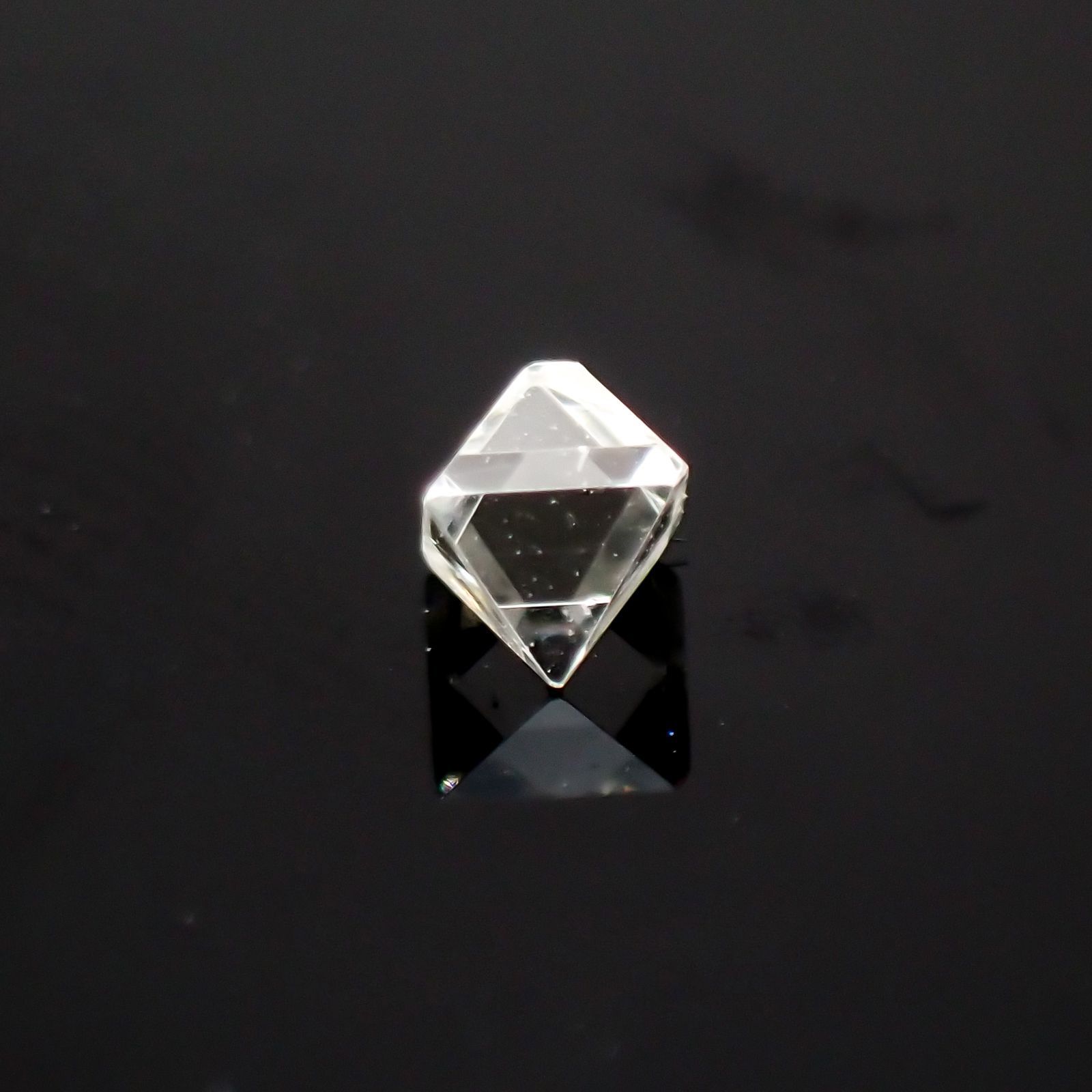 ソーヤブルダイヤモンド 原石 ロシア産 ルース 0.079ct[210410547]2.8×2.7mm前後