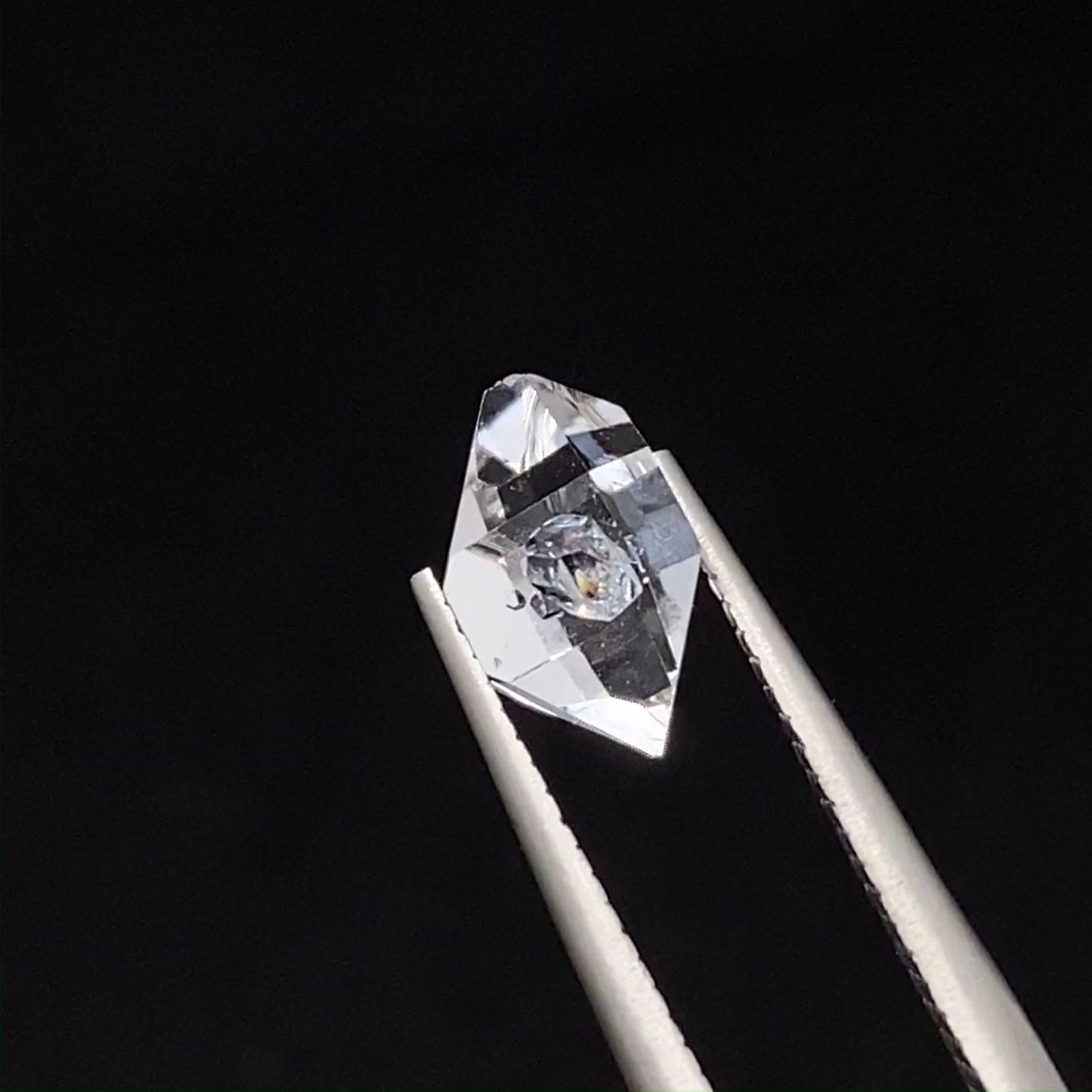 ハーキマーダイヤモンド 原石 アメリカ・ニューヨーク州産 2.04ct