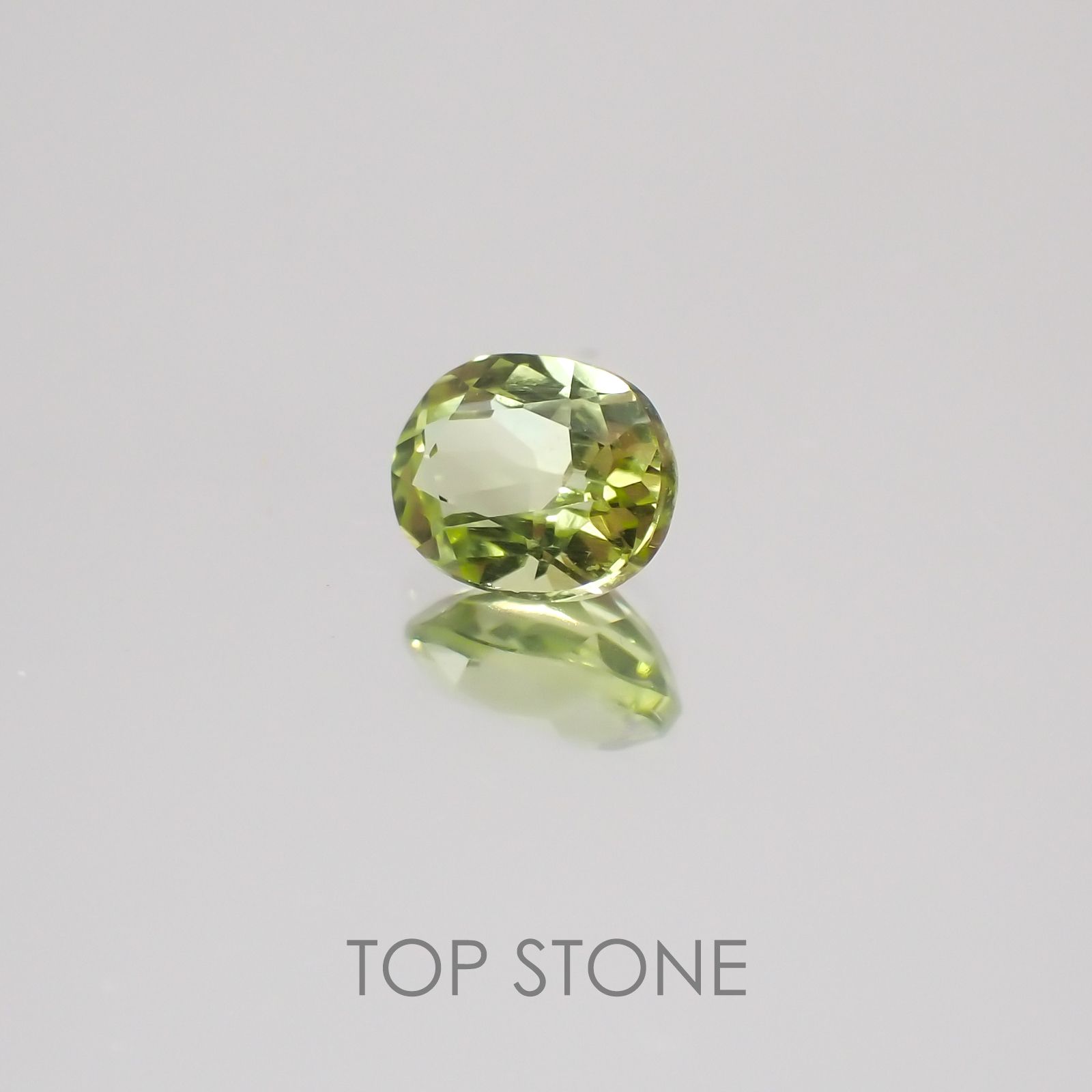 グリーンエンスタタイト カメルーン産 ルース 0.36ct[20128854]4.8×3.8mm前後
